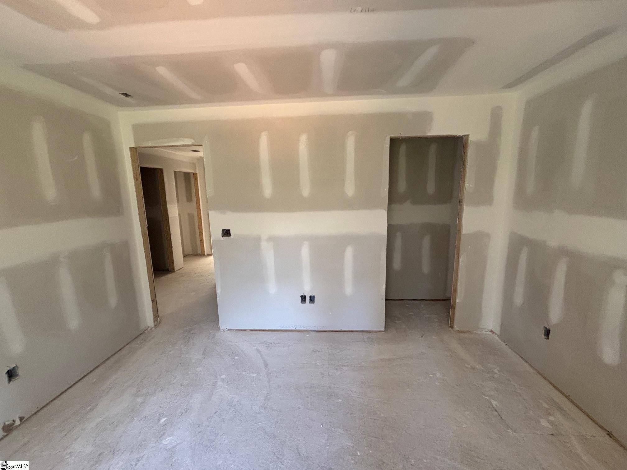 117 Wardlaw Avenue Spartanburg, SC 29302