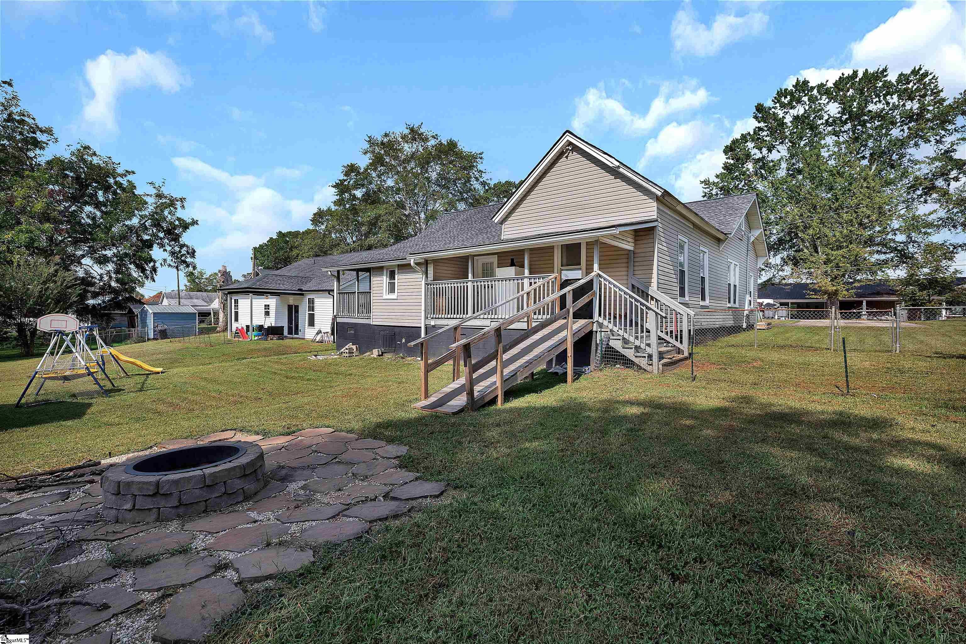 110 W Woodside Circle Liberty, SC 29657-1537