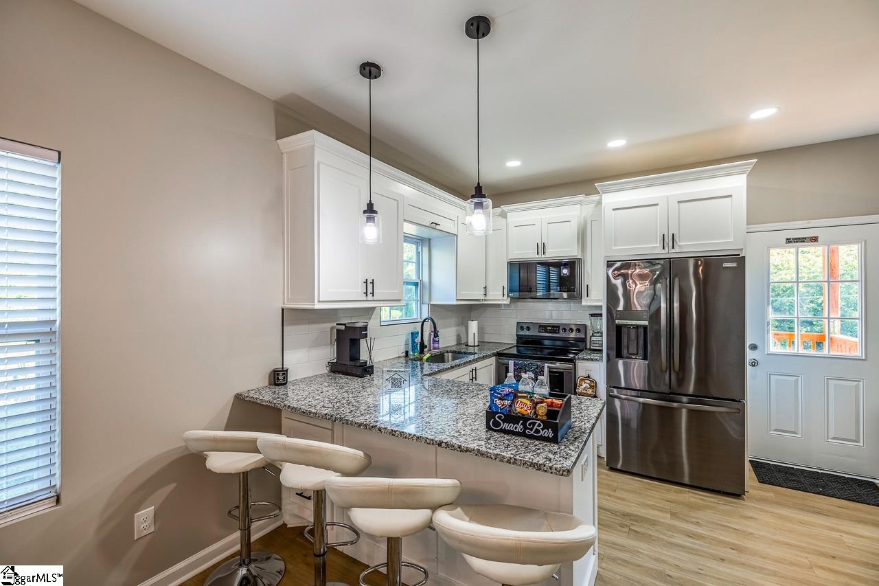 18 Blackwood Street Greenville, SC 29611