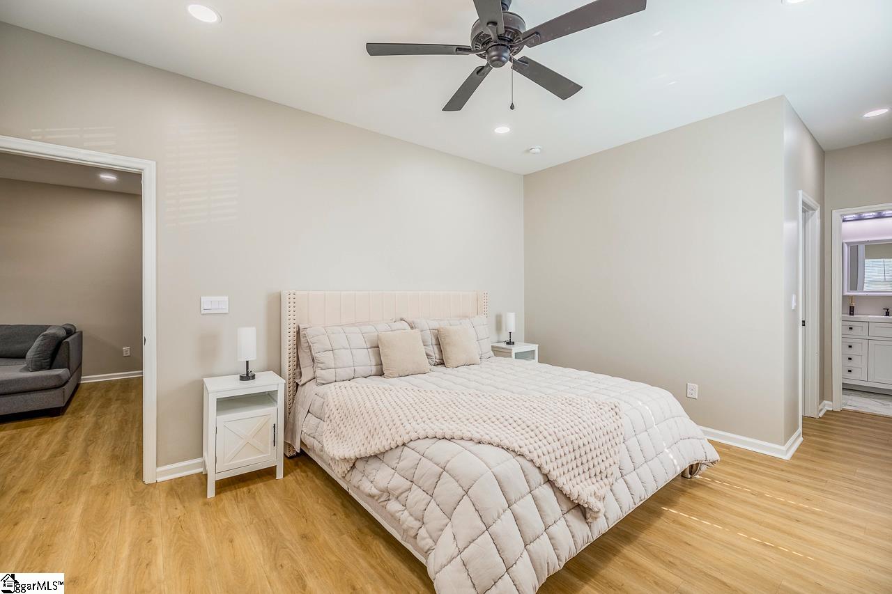 18 Blackwood Street Greenville, SC 29611