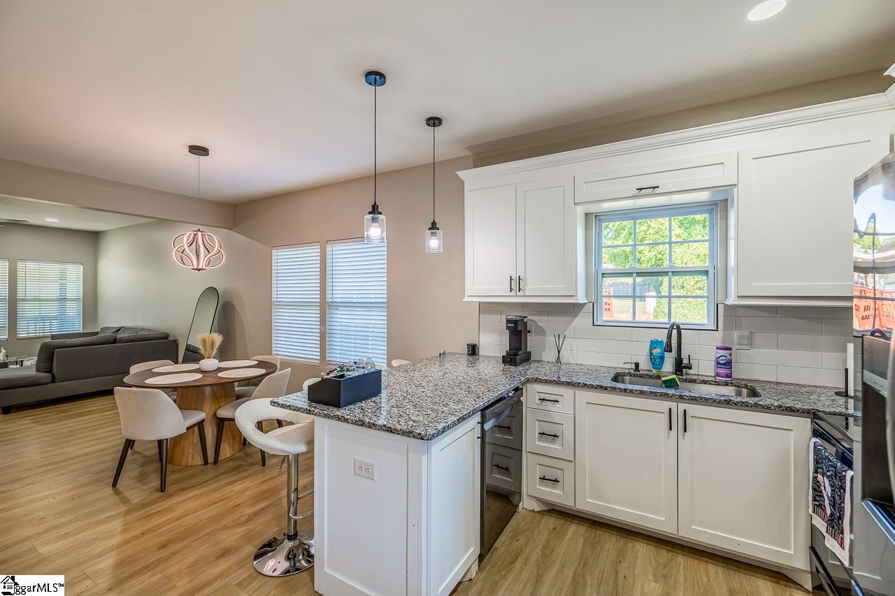 18 Blackwood Street Greenville, SC 29611