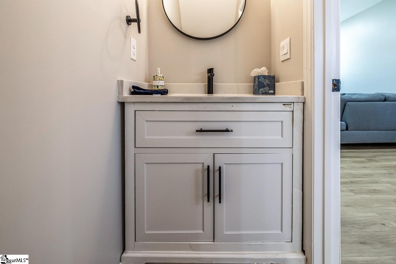 18 Blackwood Street Greenville, SC 29611