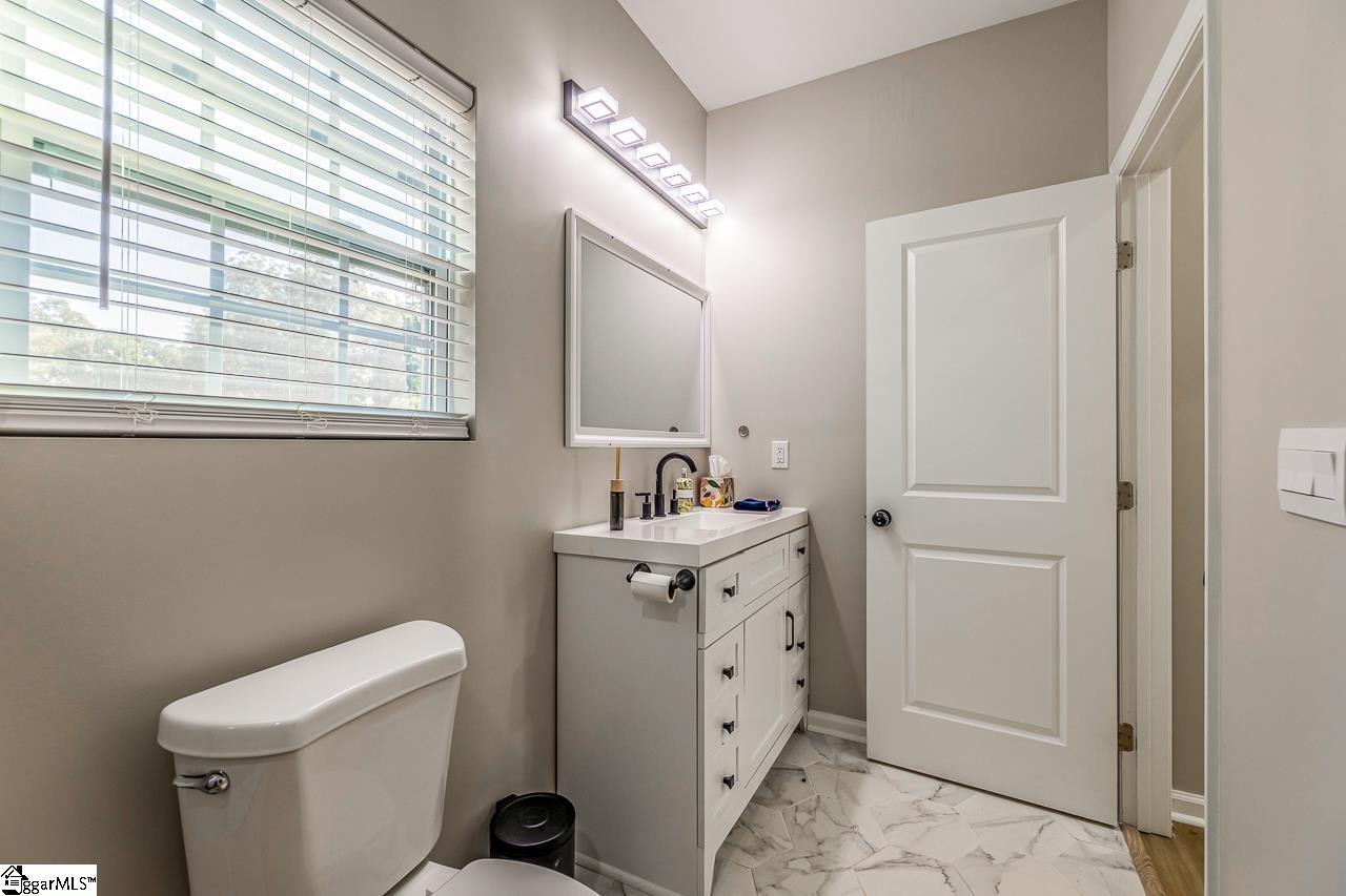 18 Blackwood Street Greenville, SC 29611
