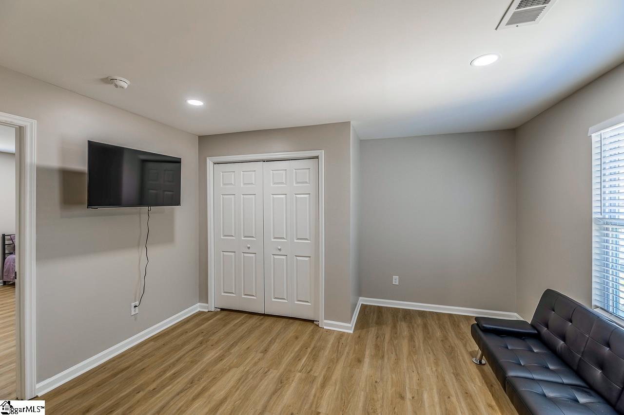 18 Blackwood Street Greenville, SC 29611