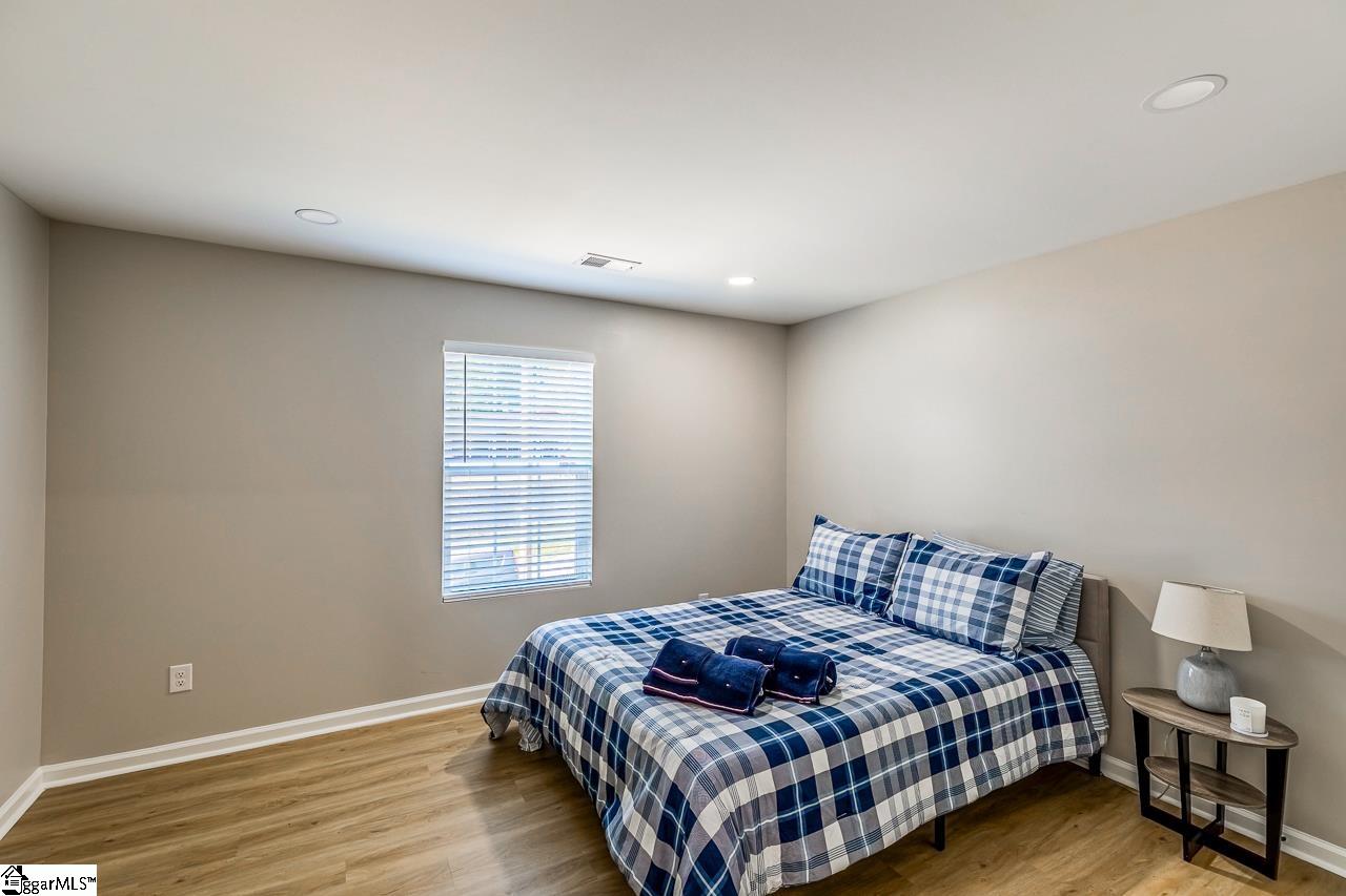 18 Blackwood Street Greenville, SC 29611