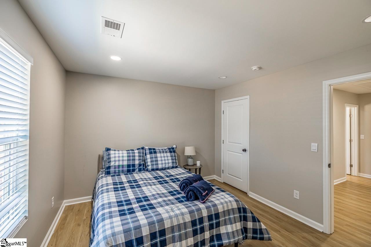 18 Blackwood Street Greenville, SC 29611
