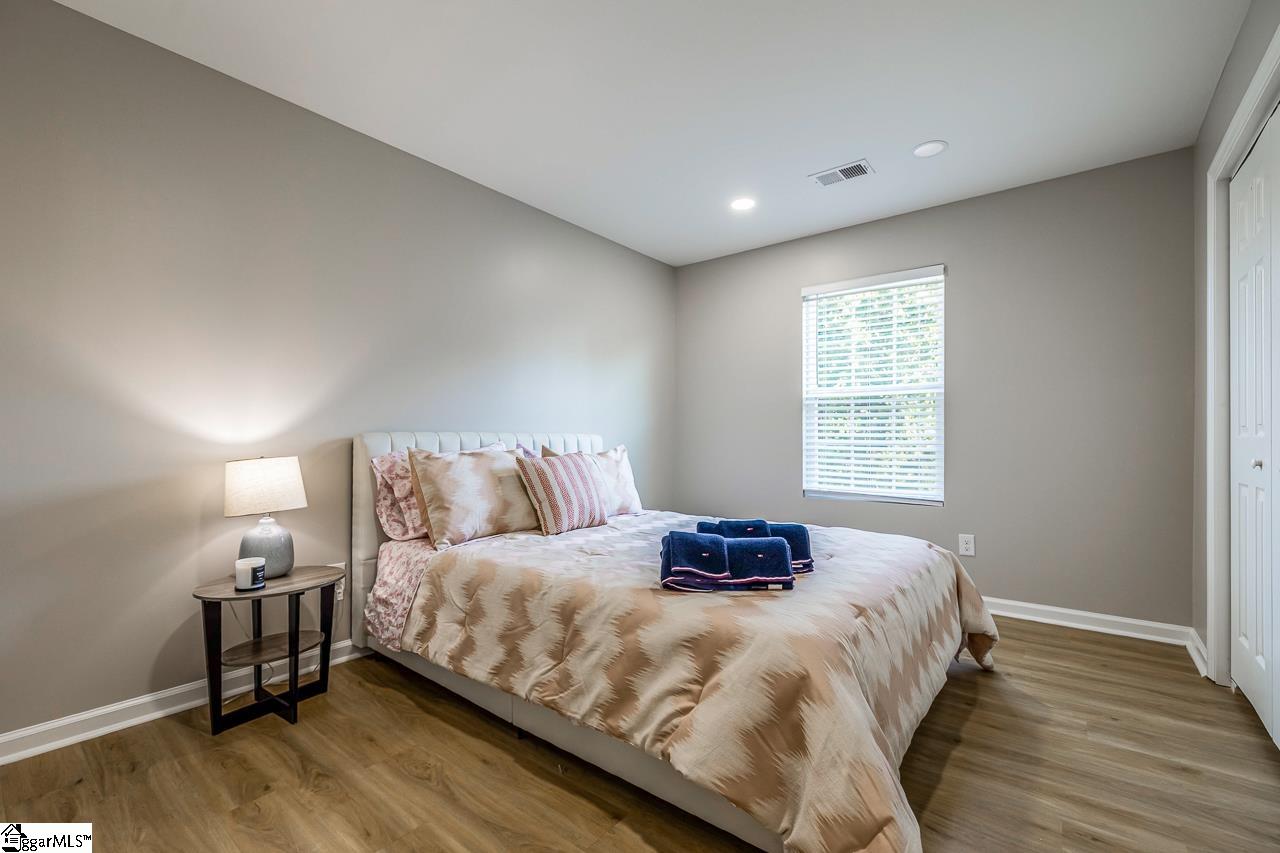 18 Blackwood Street Greenville, SC 29611