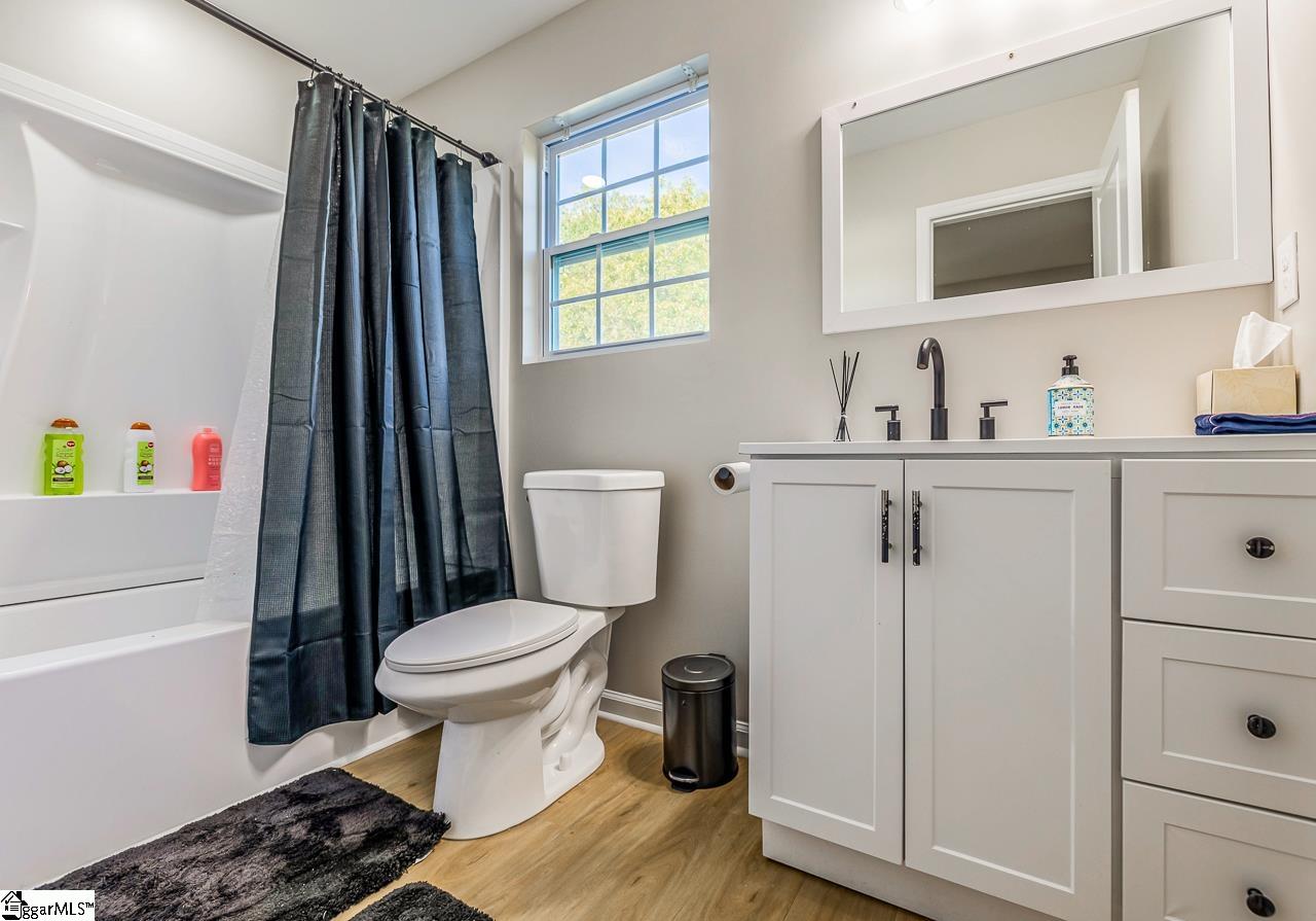 18 Blackwood Street Greenville, SC 29611