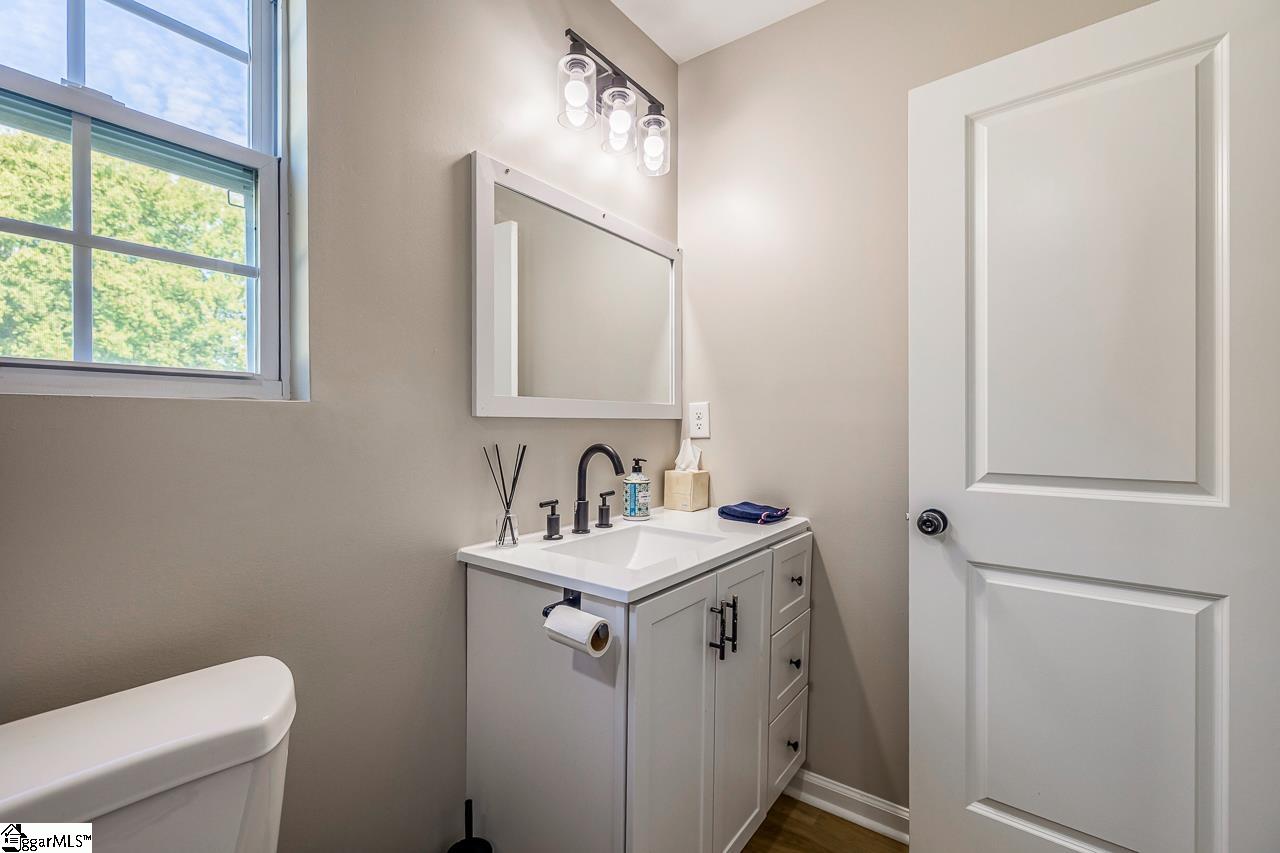 18 Blackwood Street Greenville, SC 29611