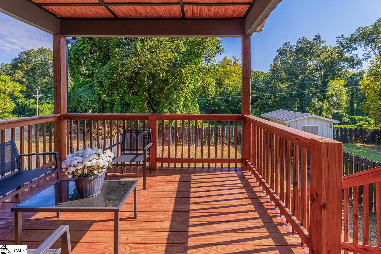 18 Blackwood Street Greenville, SC 29611