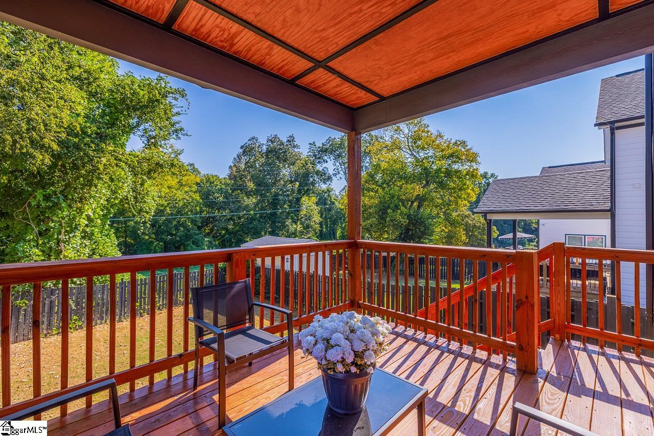 18 Blackwood Street Greenville, SC 29611