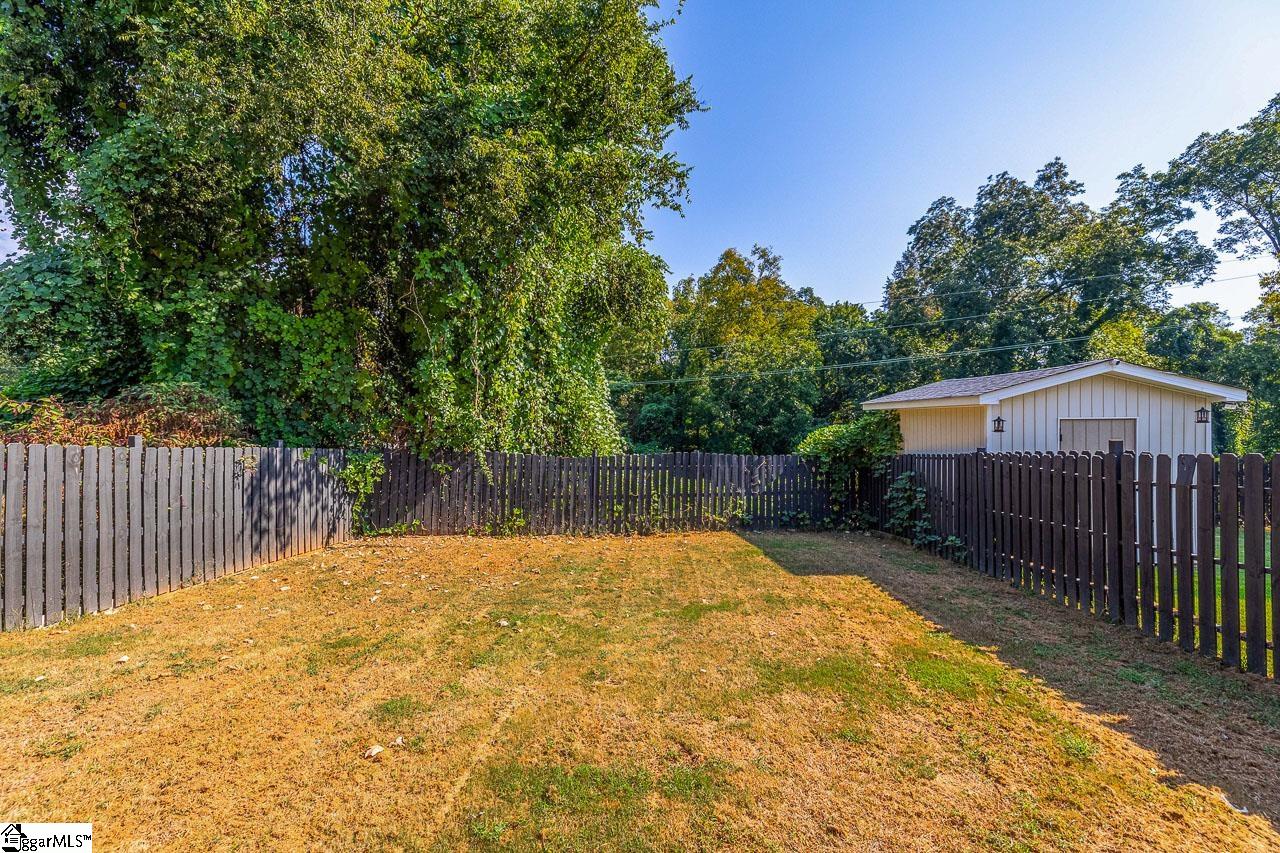18 Blackwood Street Greenville, SC 29611