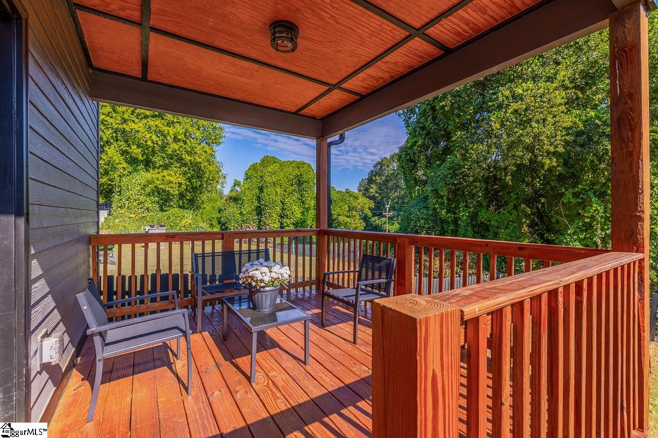 18 Blackwood Street Greenville, SC 29611
