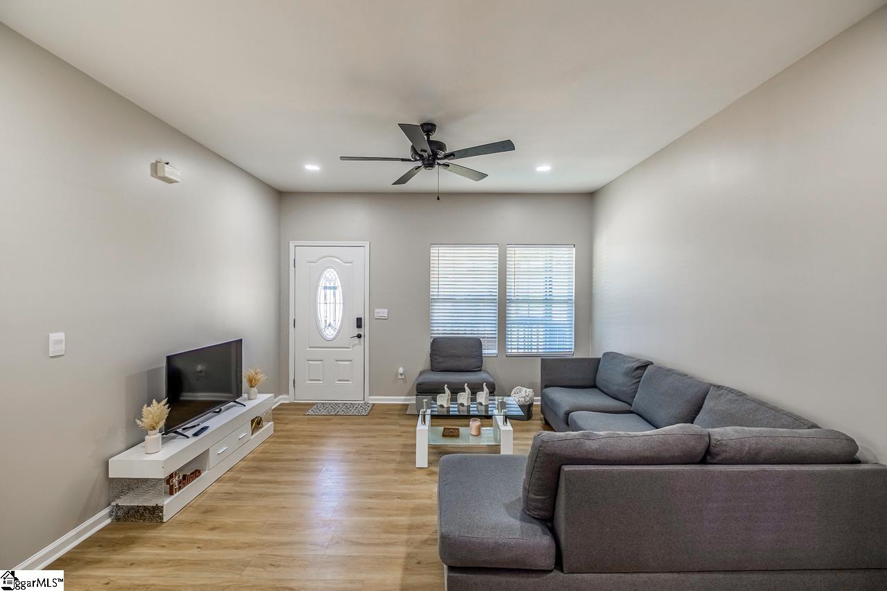 18 Blackwood Street Greenville, SC 29611
