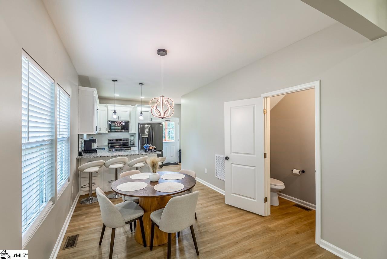 18 Blackwood Street Greenville, SC 29611