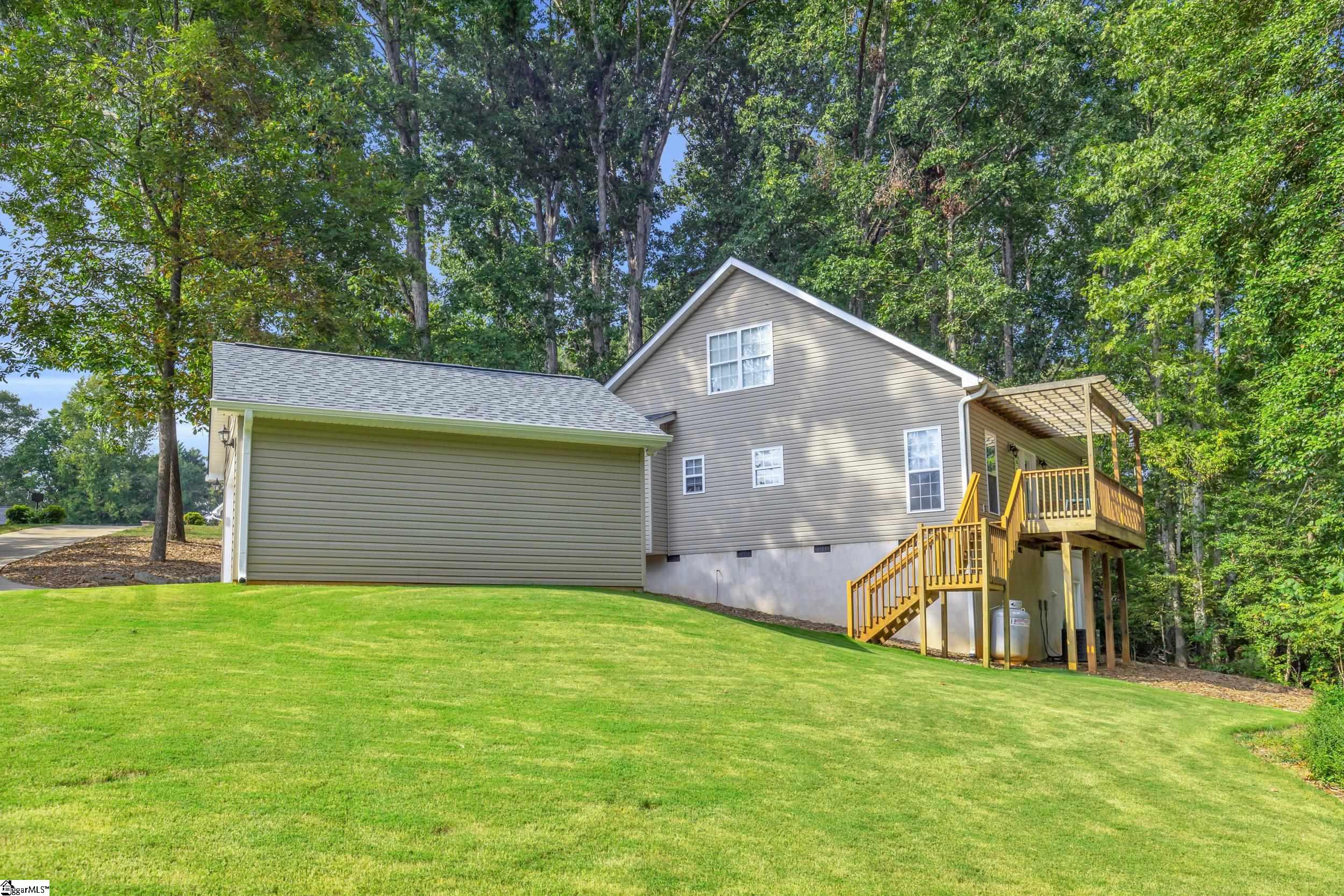 102 Hunt Valley Circle Piedmont, SC 29673