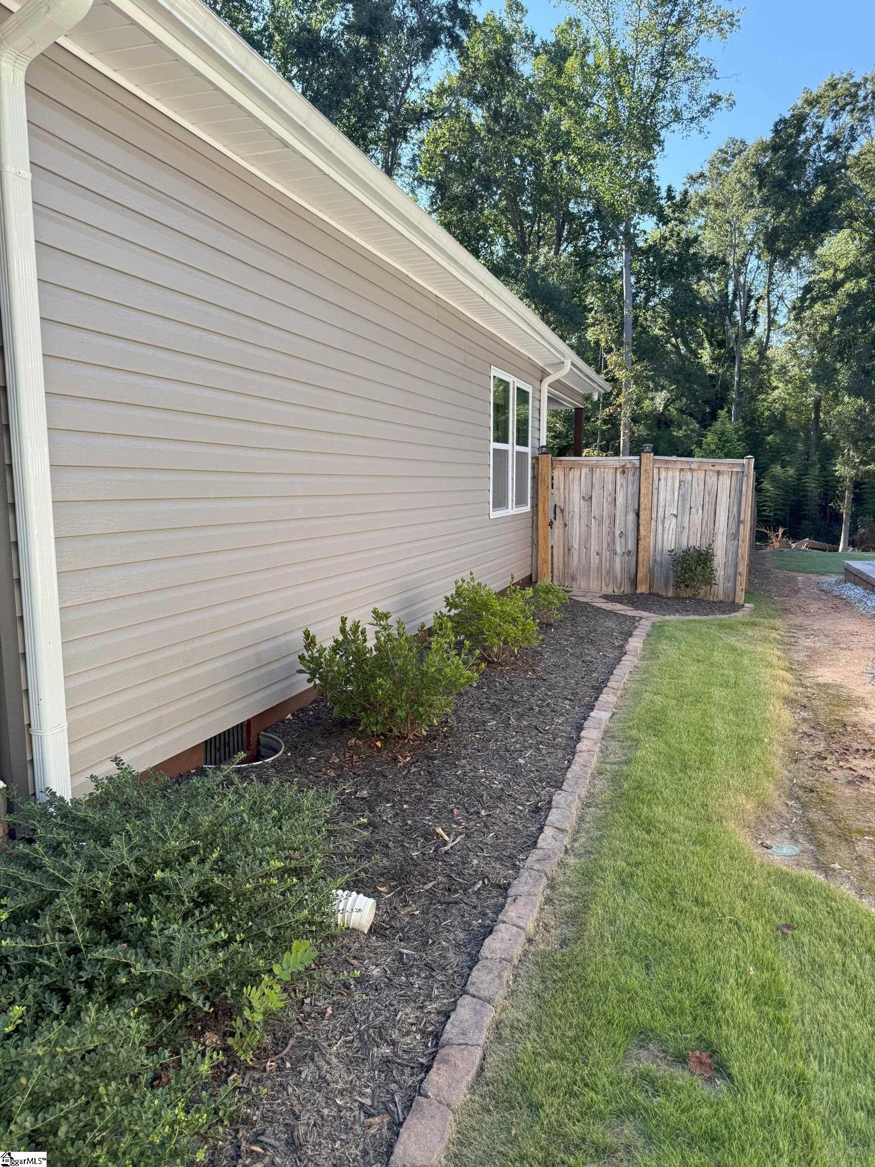 524 Caulder Avenue Spartanburg, SC 29306