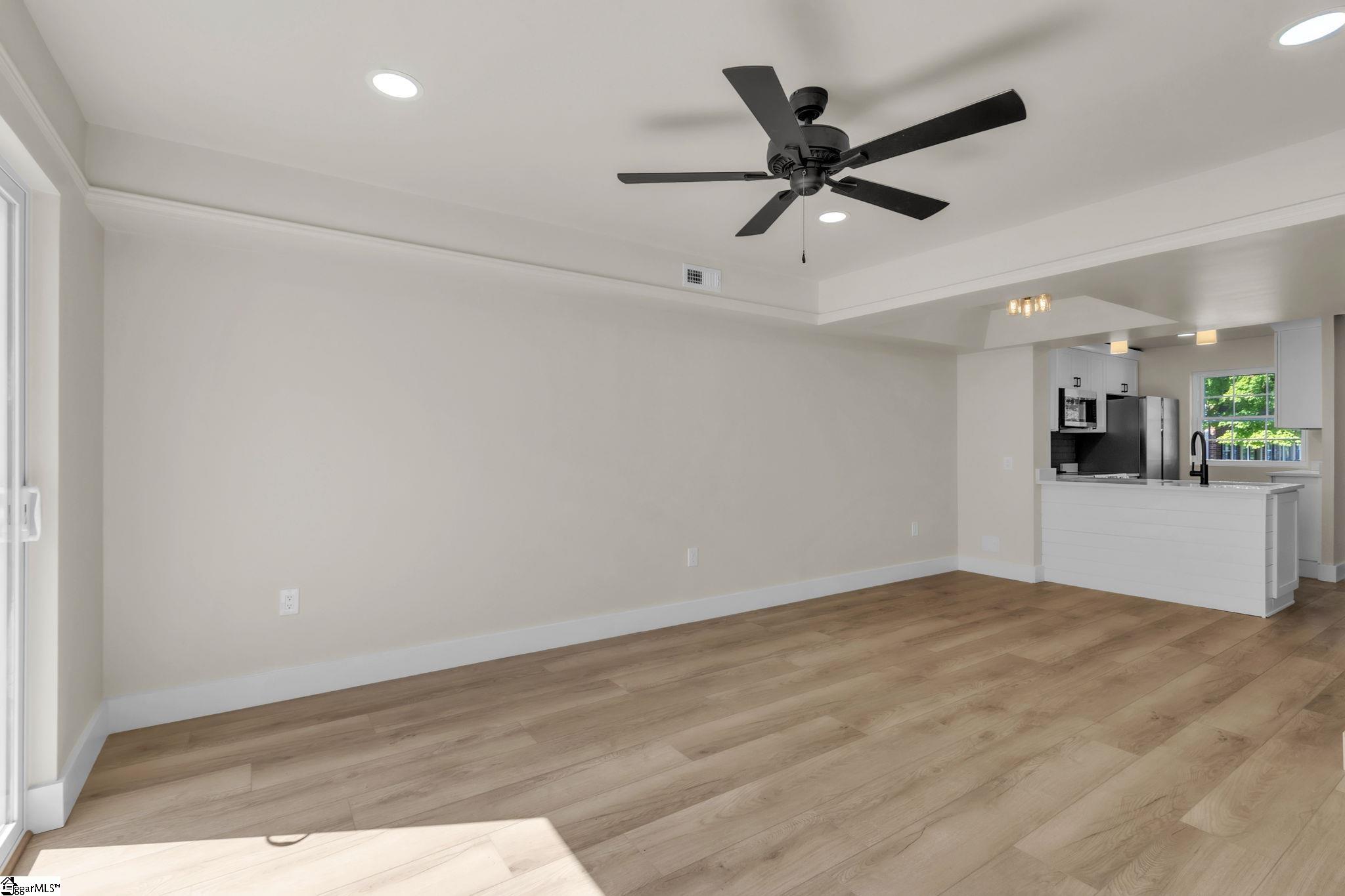 2530 E North (9-H) Street Greenville, SC 29615