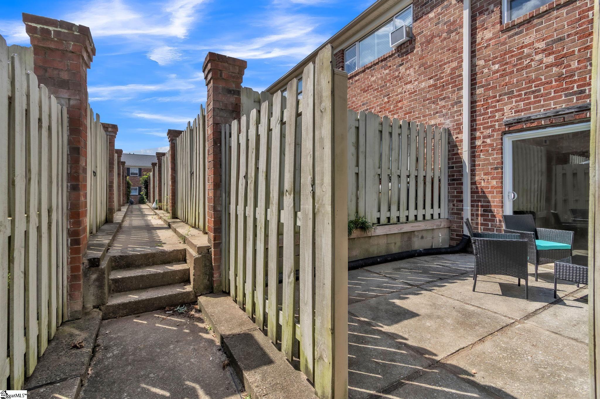 2530 E North (9-H) Street Greenville, SC 29615