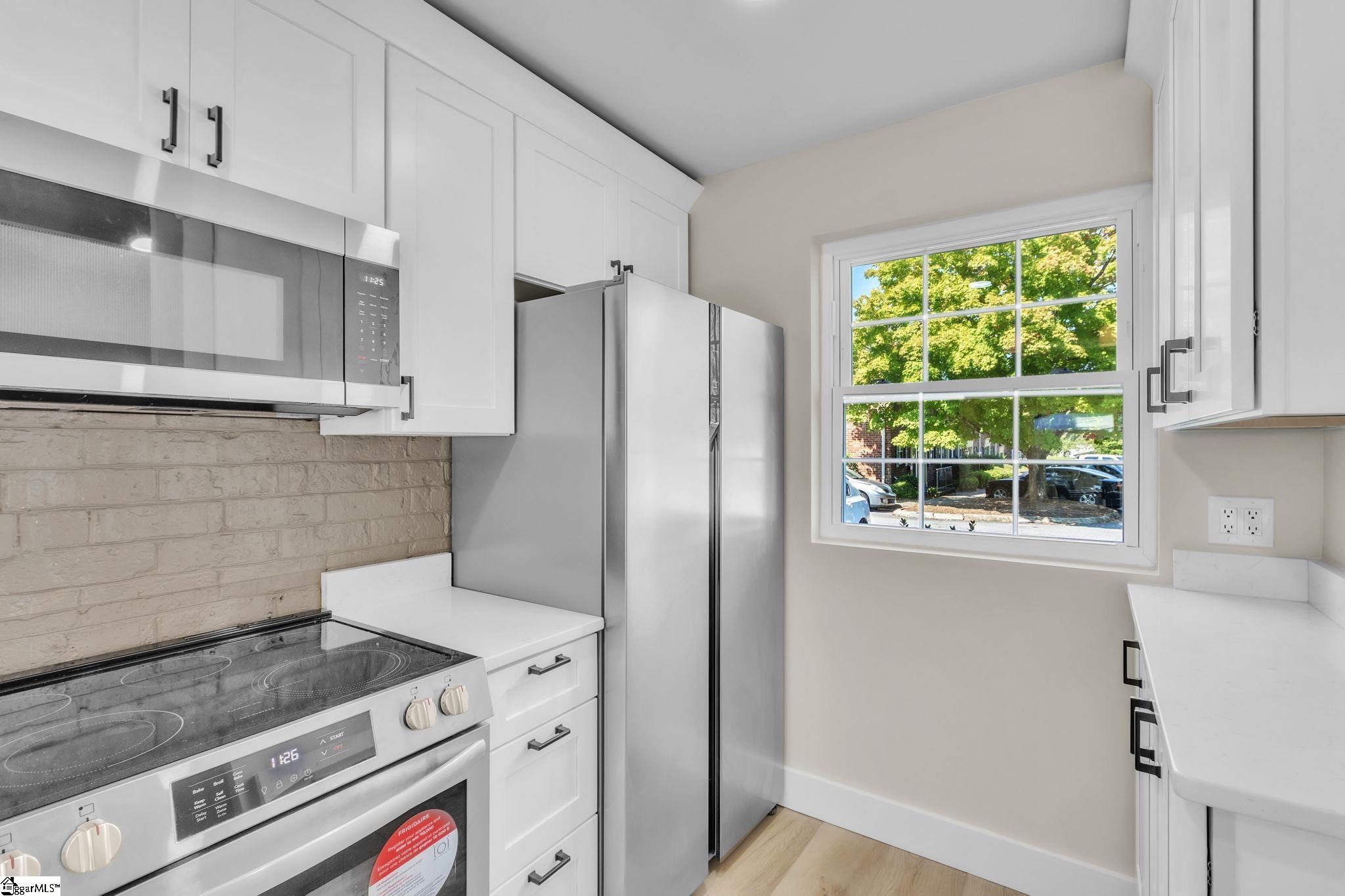 2530 E North (9-H) Street Greenville, SC 29615