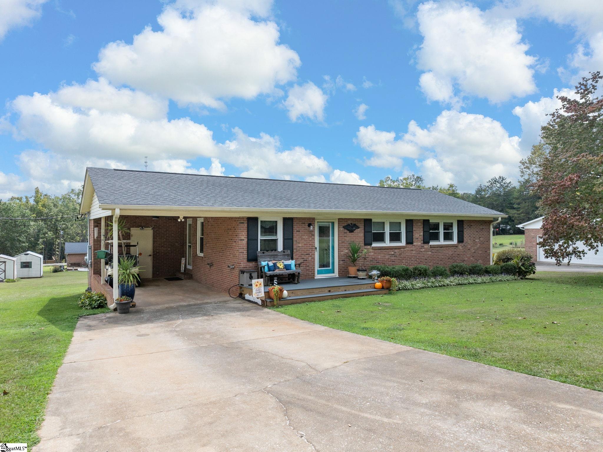 12 Lister Road Taylors, SC 29687