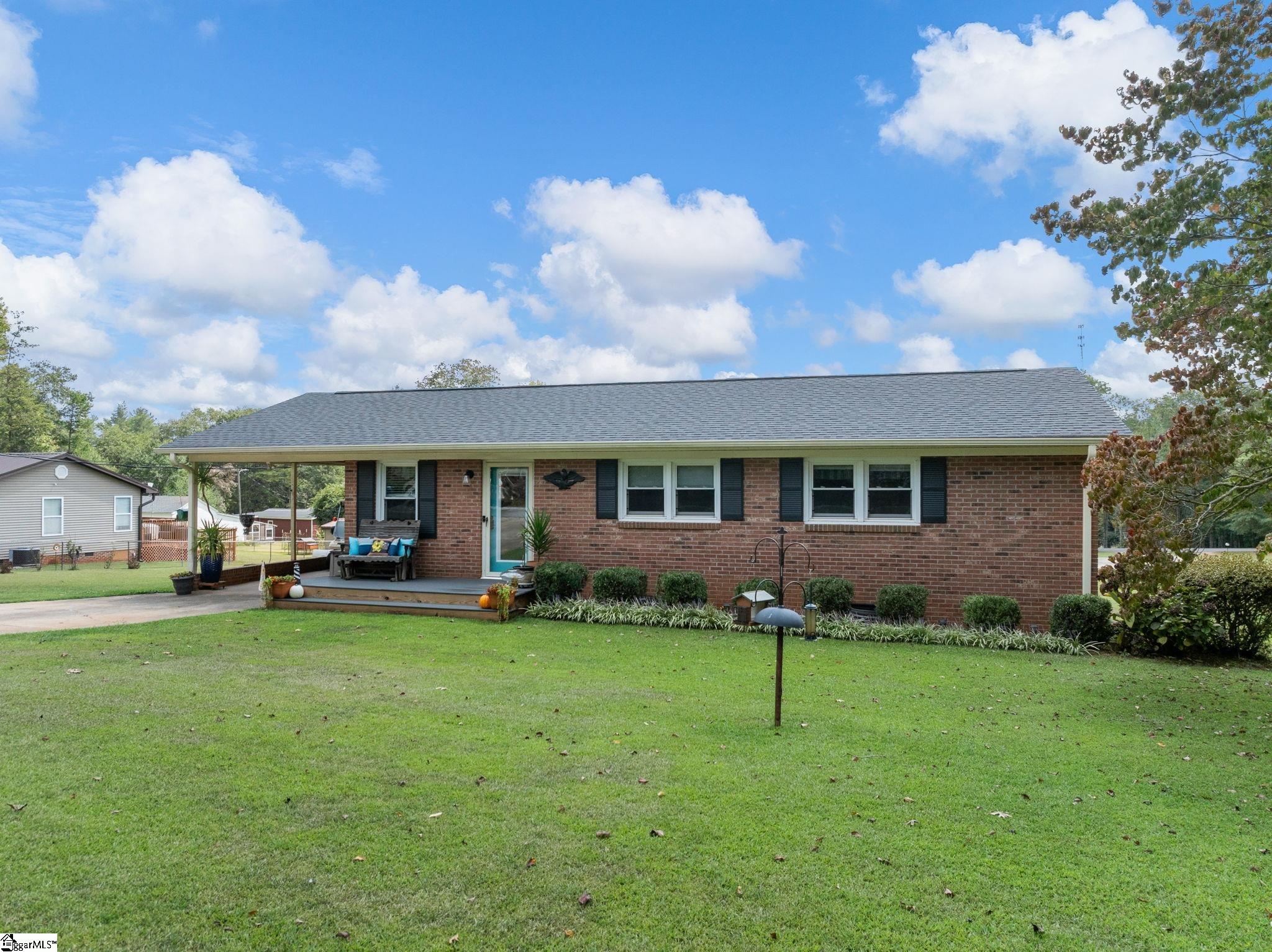 12 Lister Road Taylors, SC 29687