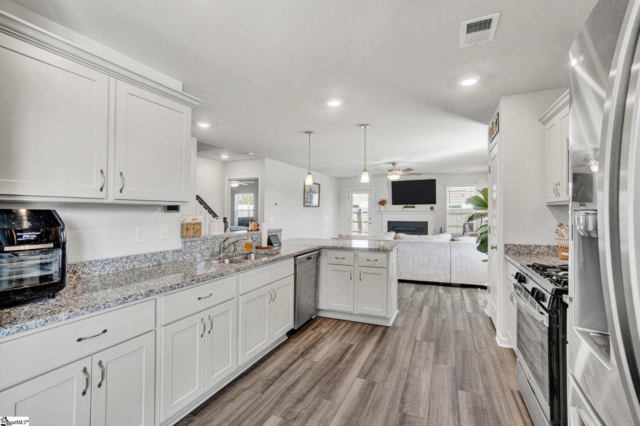 129 W Compass Way Easley, SC 29640
