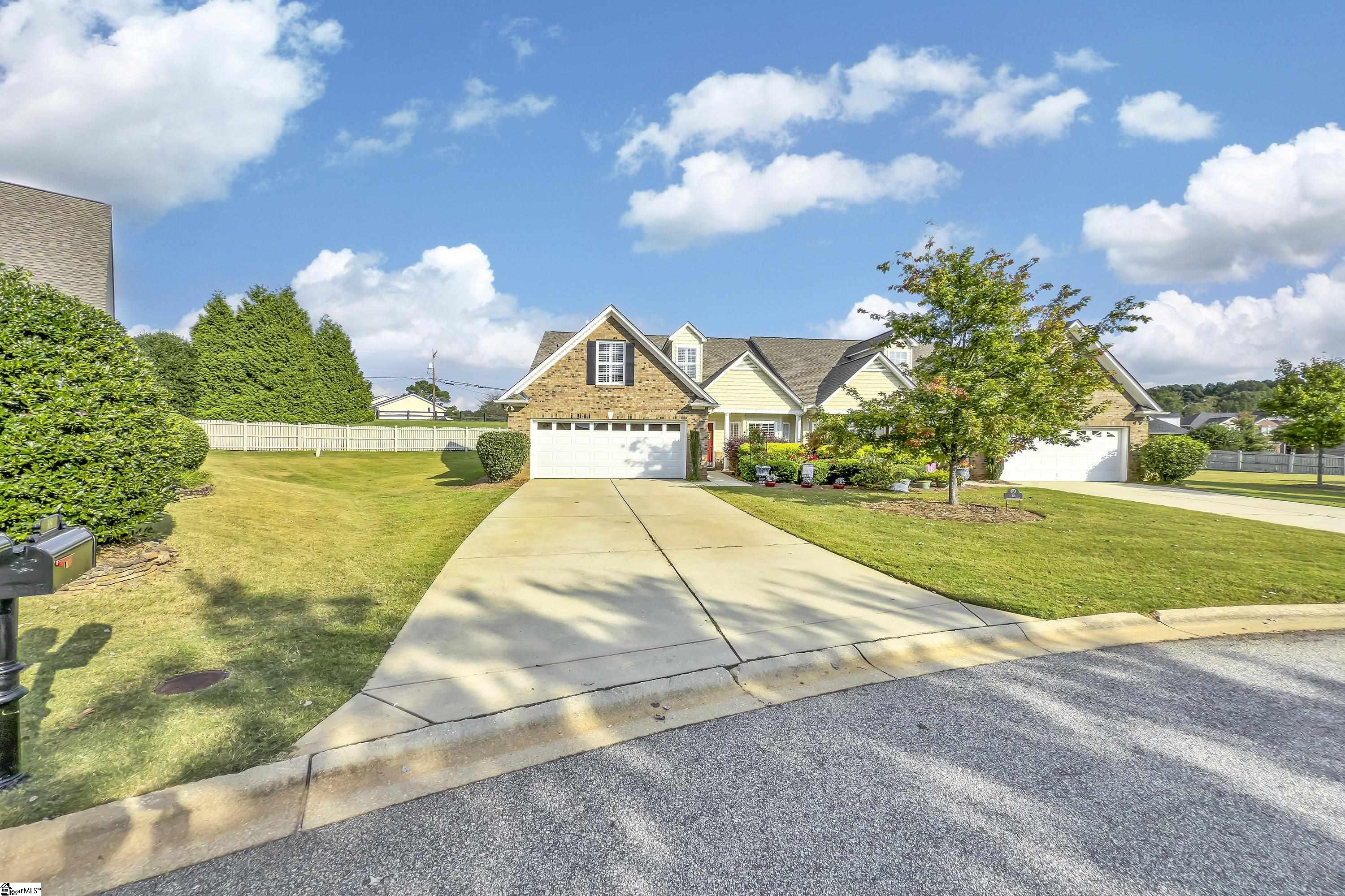 40 Barnwood Circle Greenville, SC 29607
