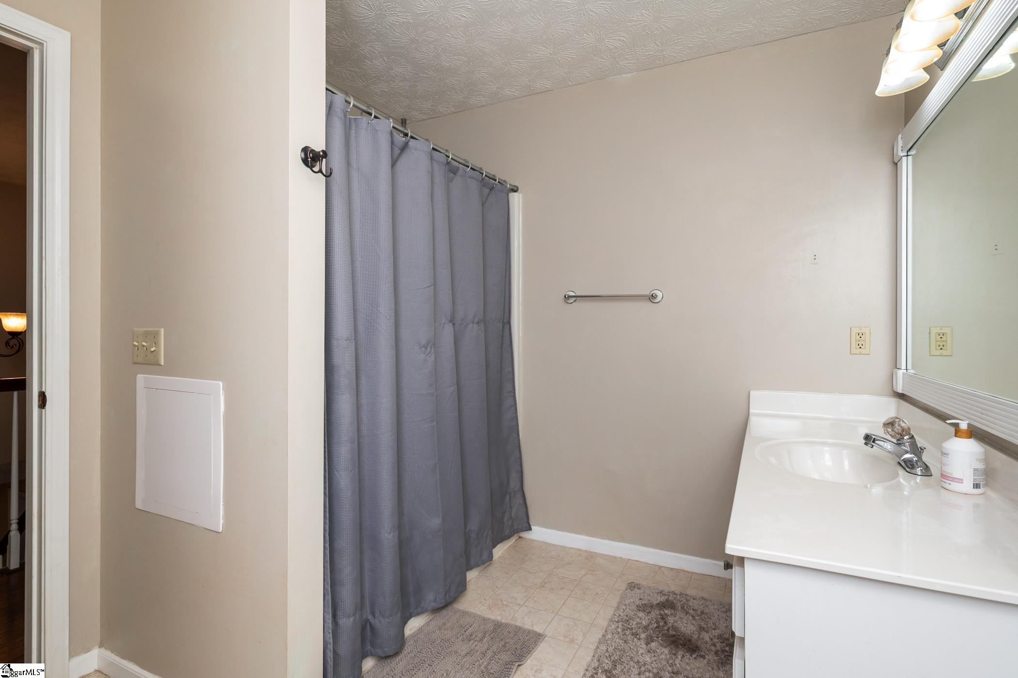 313 Shagbark Circle Simpsonville, SC 29680
