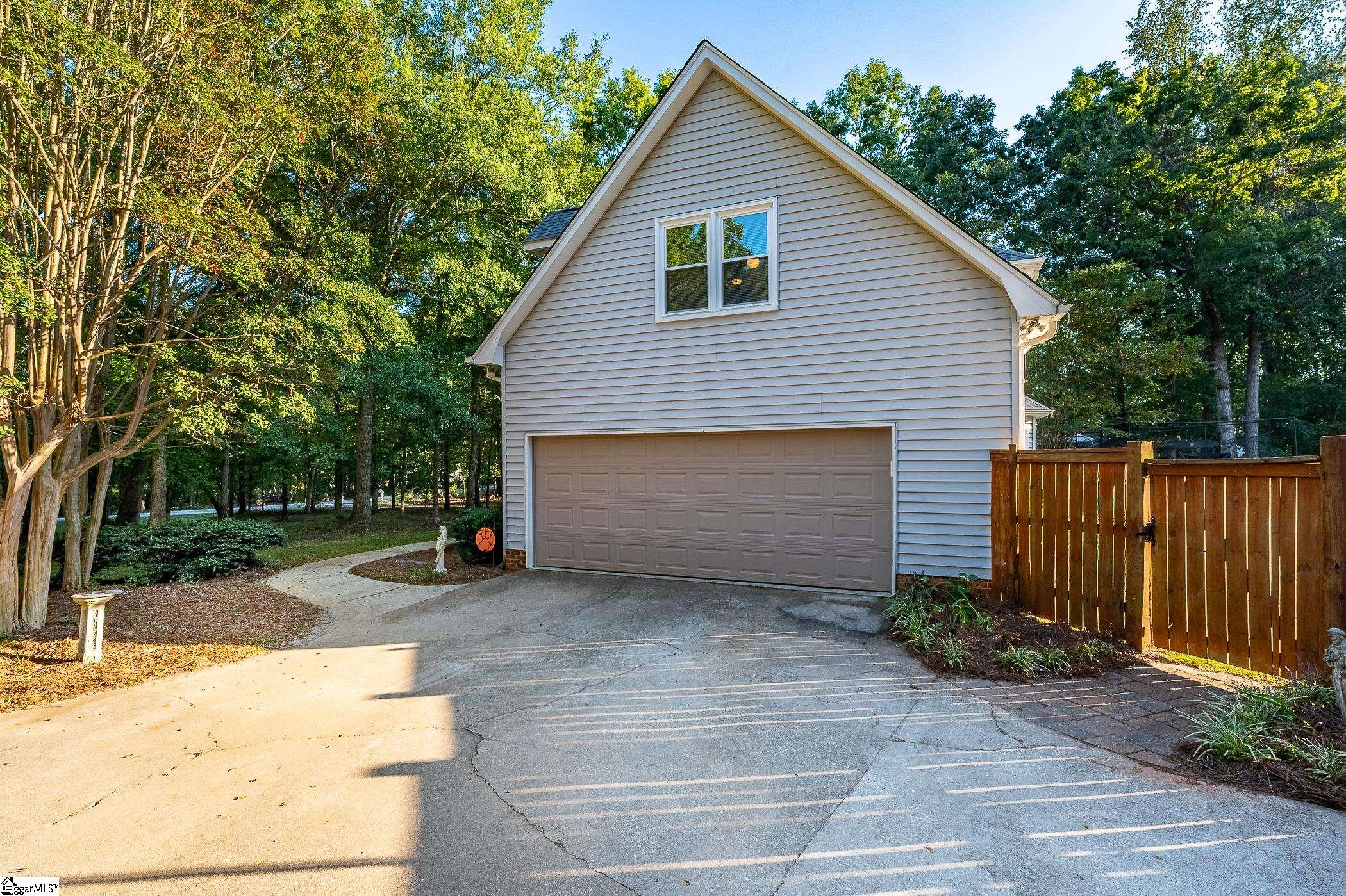 313 Shagbark Circle Simpsonville, SC 29680