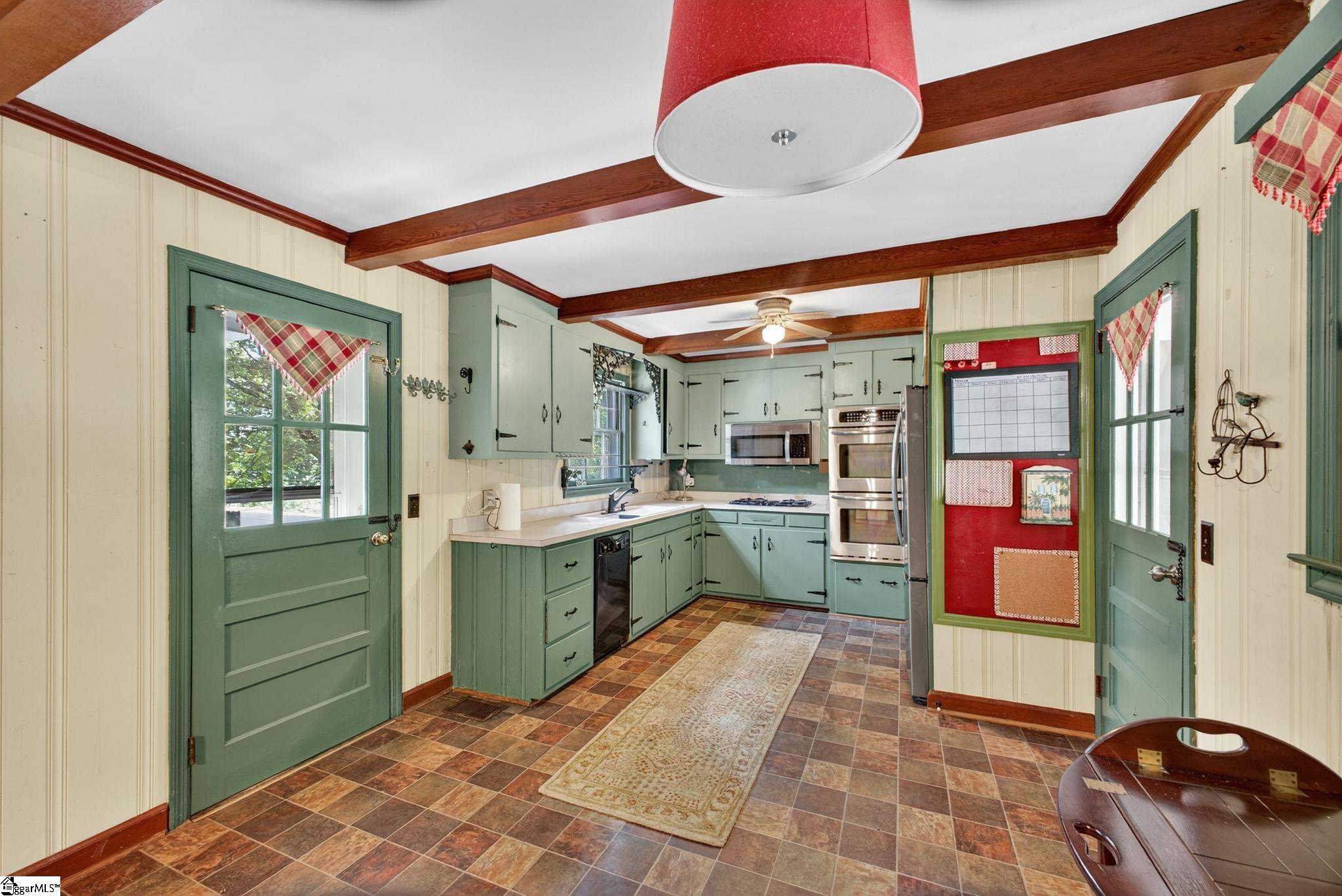 326 Caesars Head Highway Cleveland, SC 29635