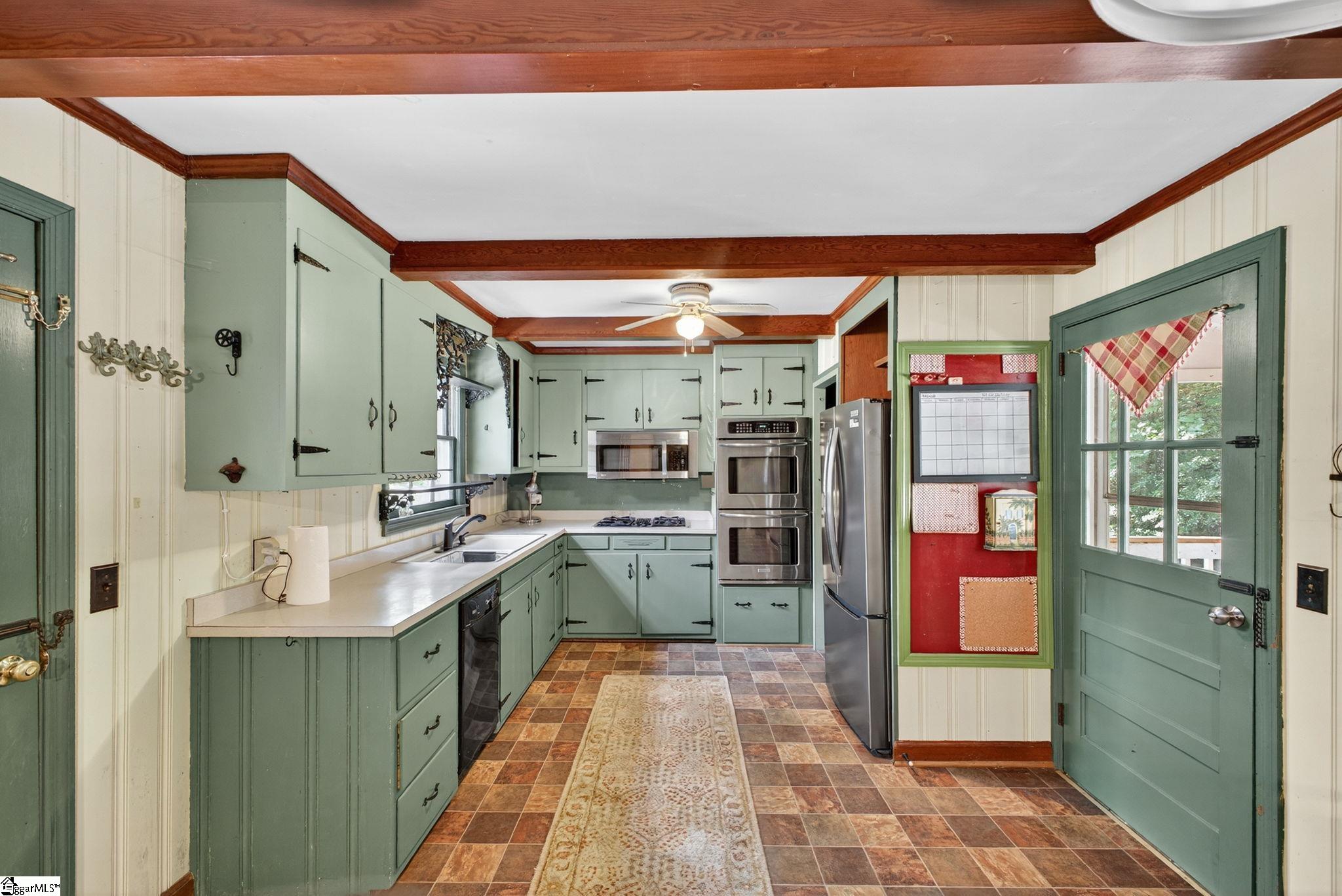 326 Caesars Head Highway Cleveland, SC 29635
