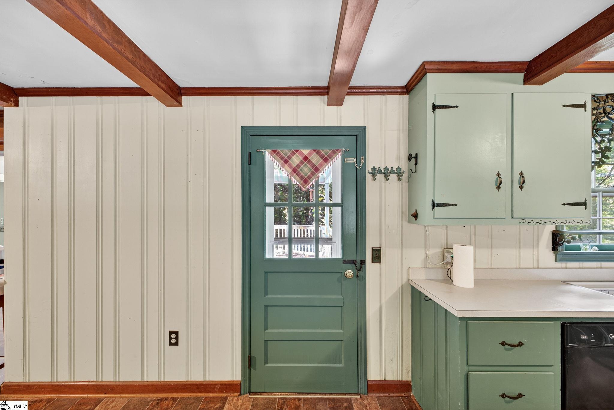 326 Caesars Head Highway Cleveland, SC 29635