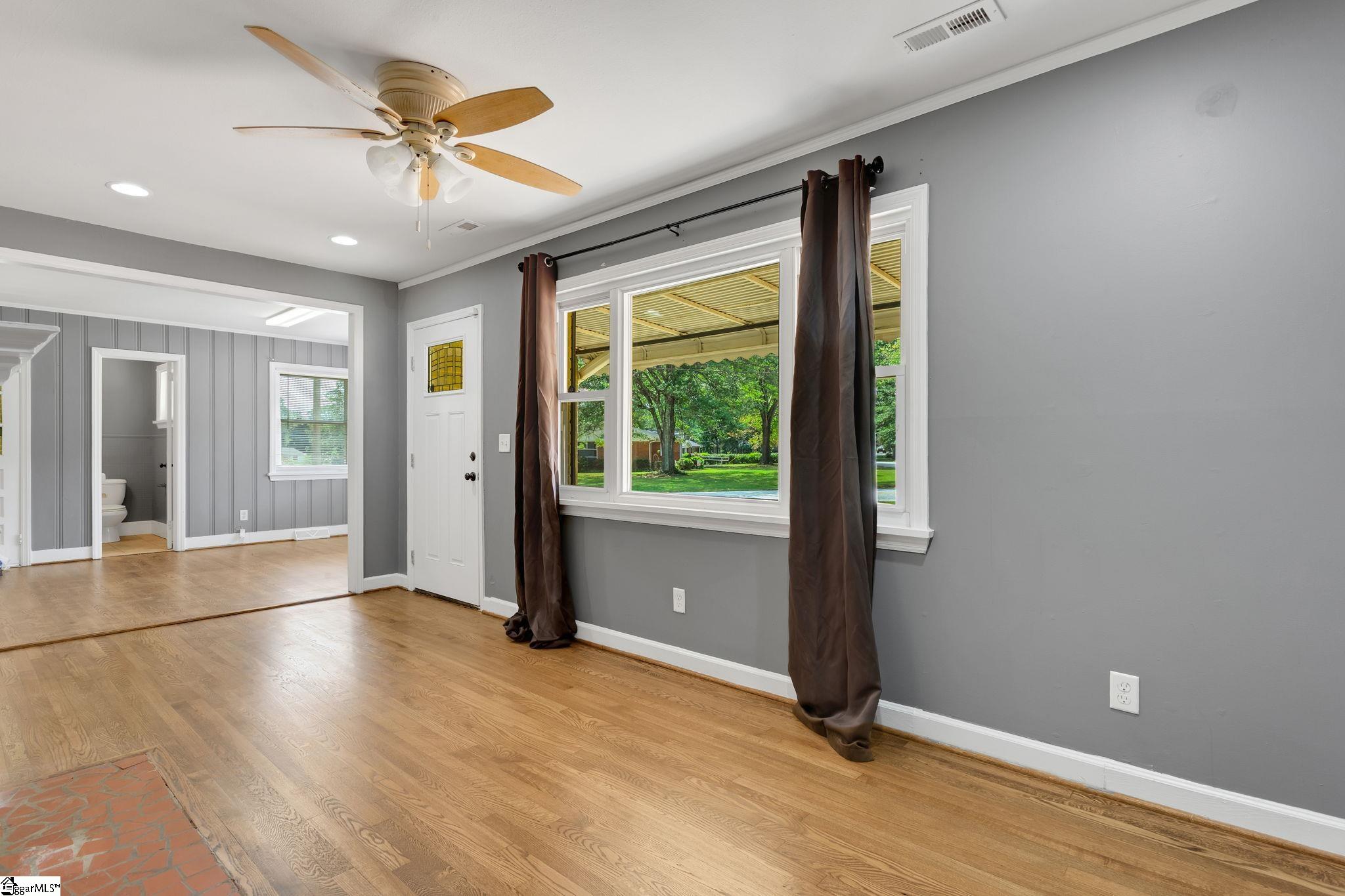 301 Crestwood Drive Mauldin, SC 29662