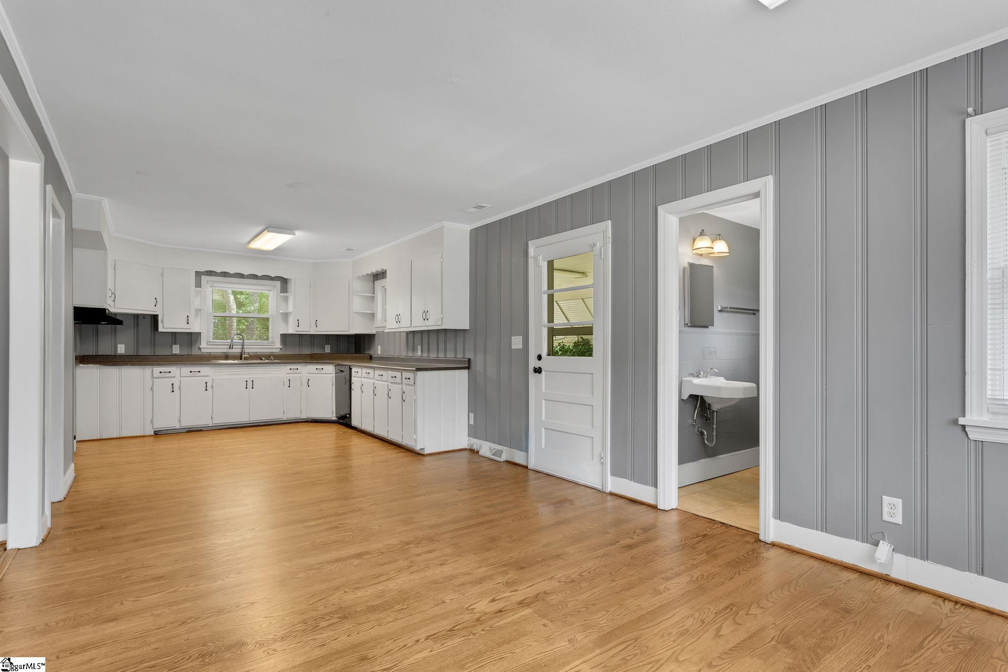 301 Crestwood Drive Mauldin, SC 29662