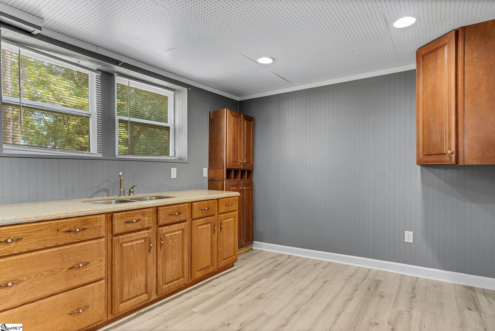 301 Crestwood Drive Mauldin, SC 29662