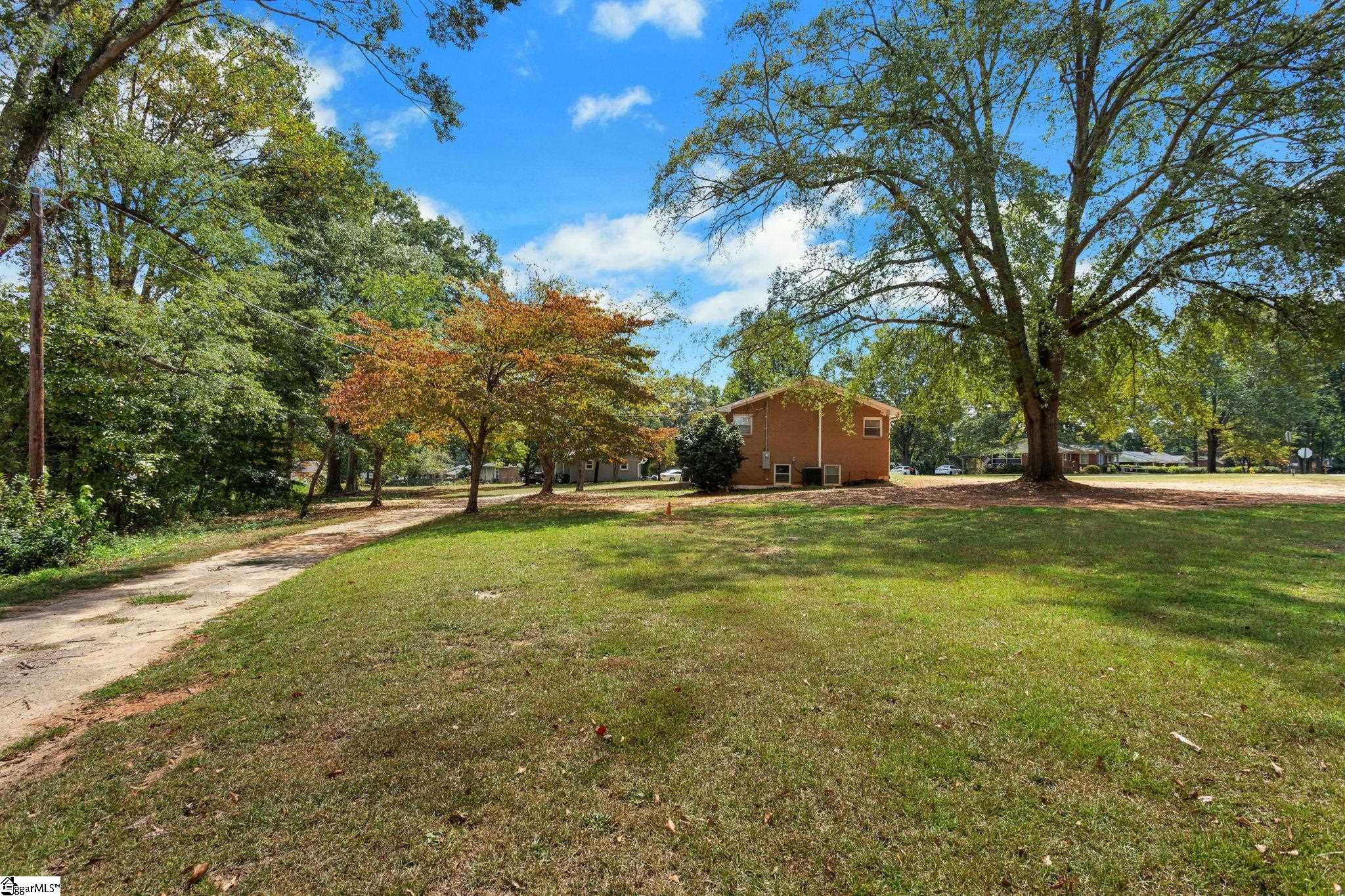 301 Crestwood Drive Mauldin, SC 29662