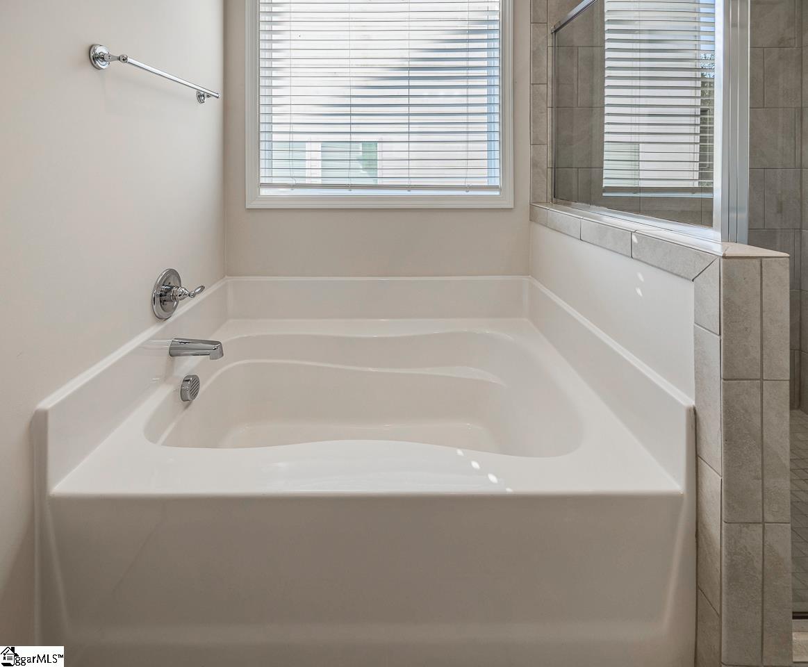 6 Ashborne Lane Simpsonville, SC 29681