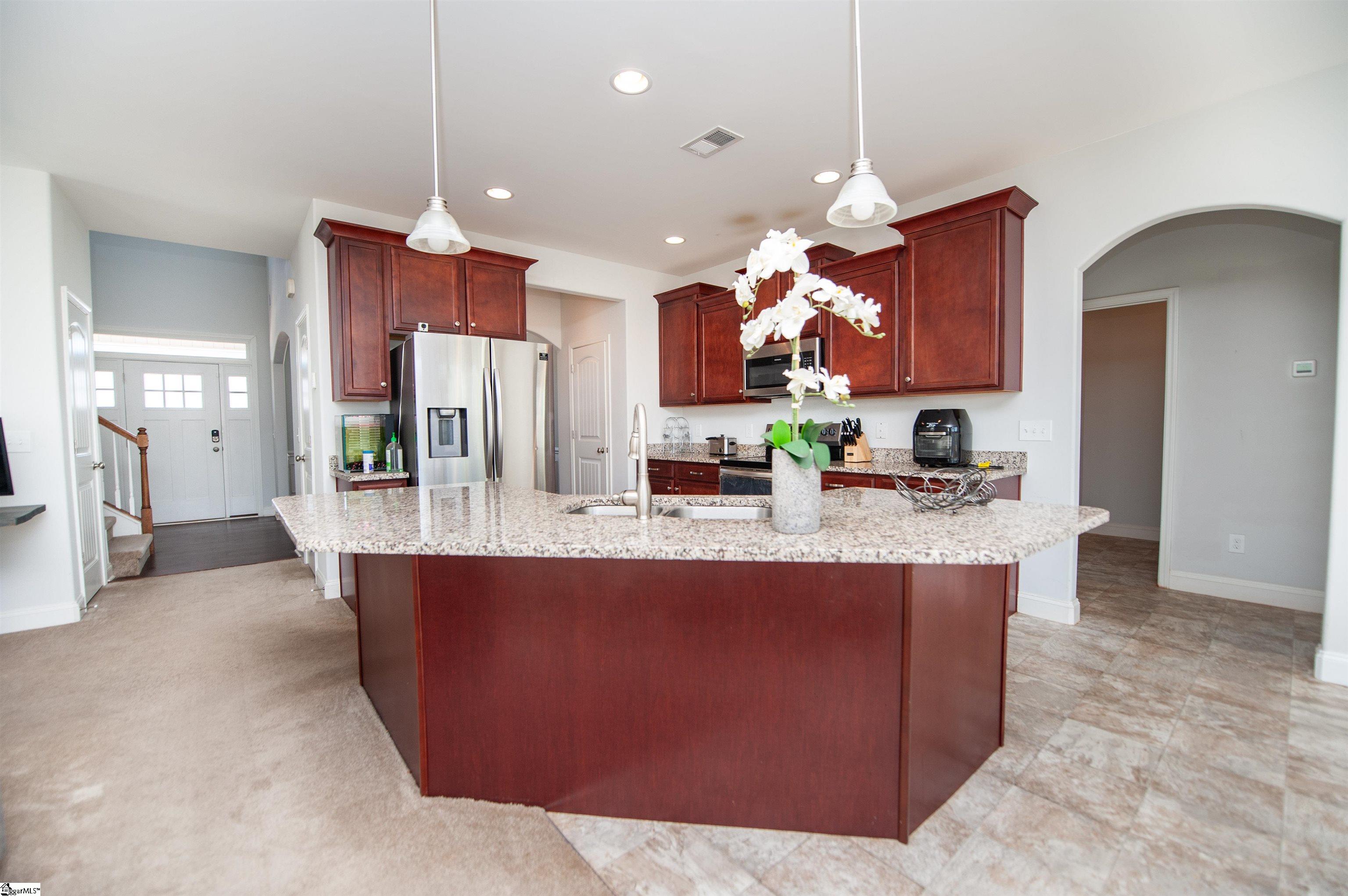 920 Ravenfield Drive Duncan, SC 29334