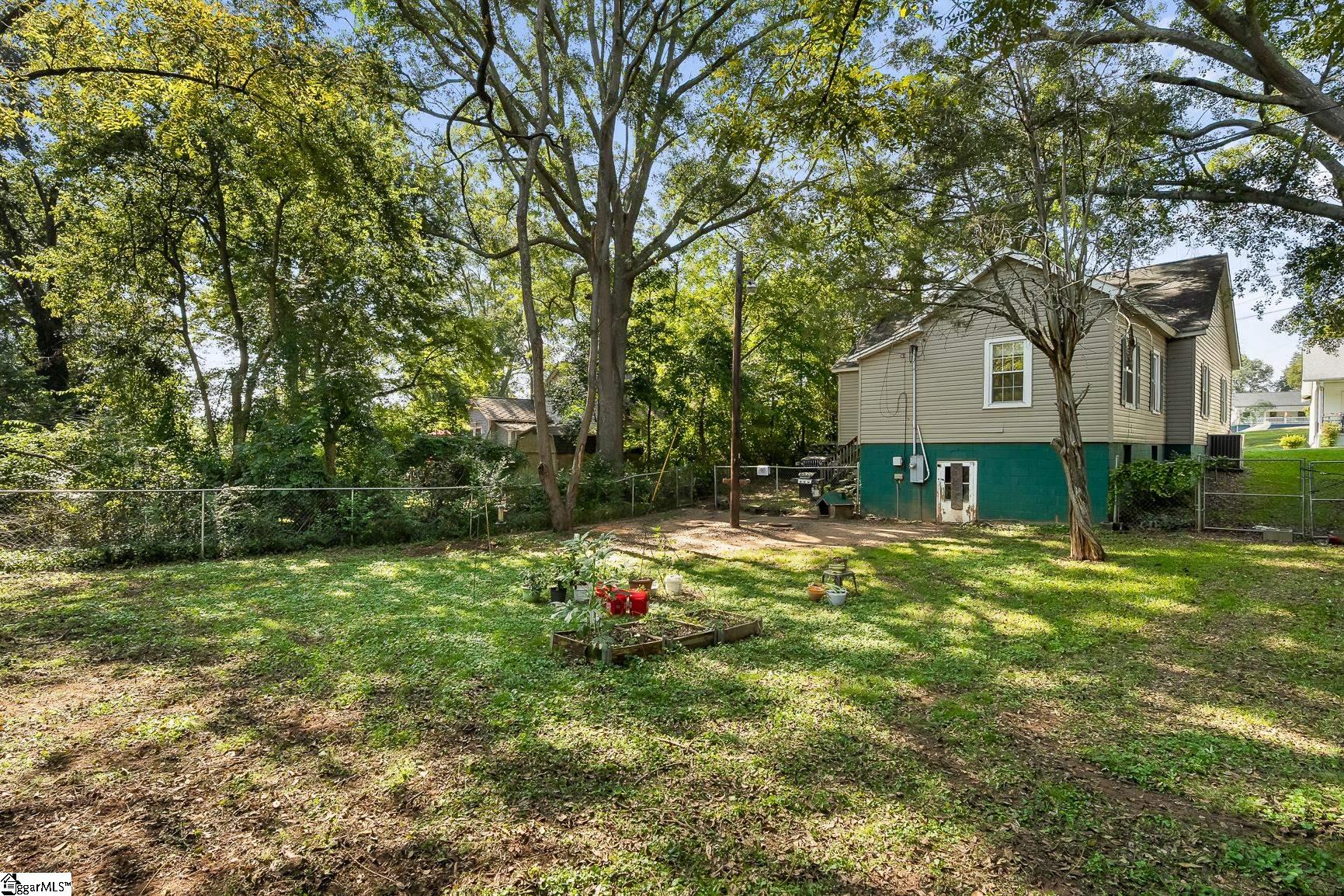 6 W Fleming Street Ware Shoals, SC 29692