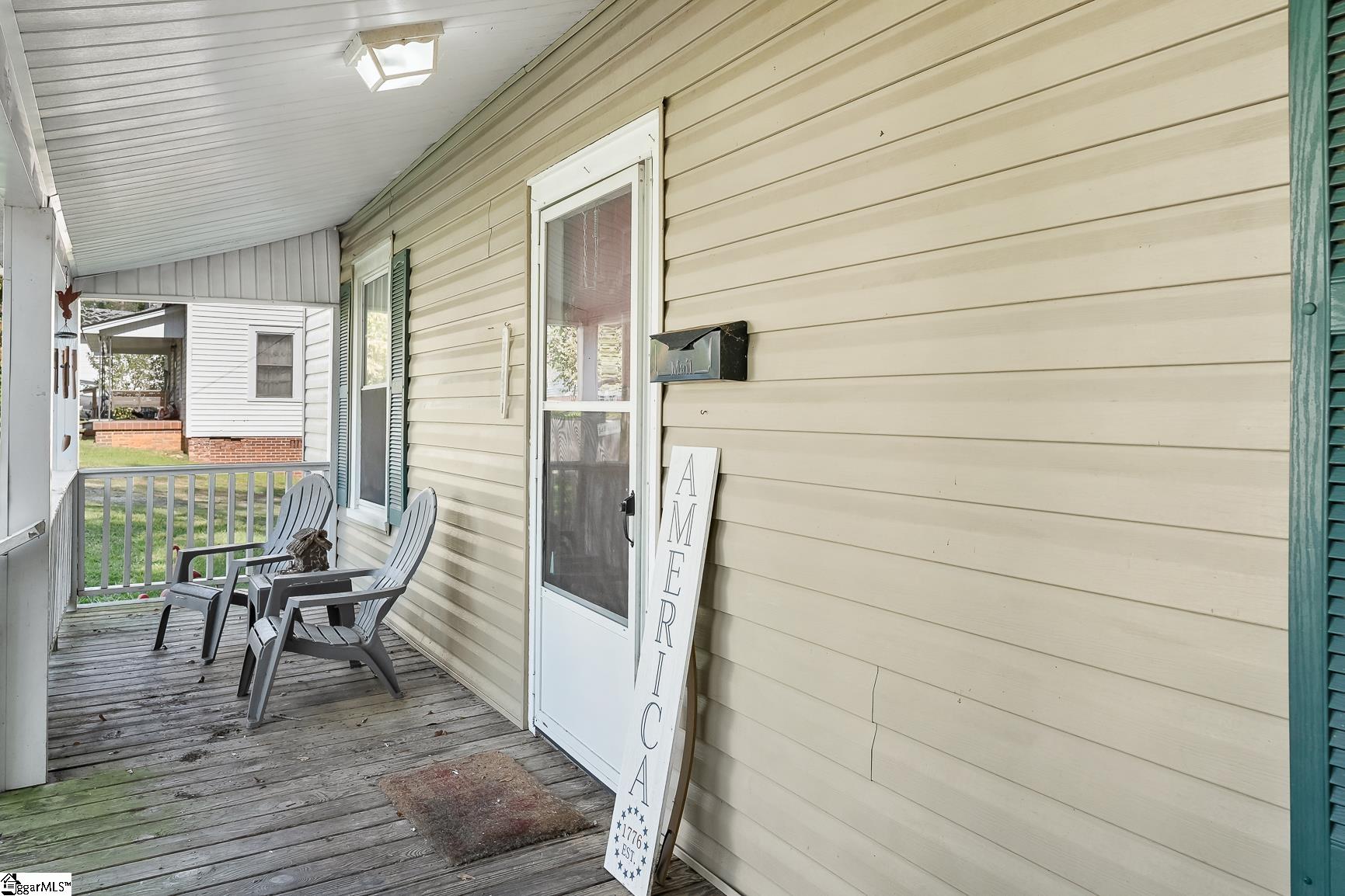 6 W Fleming Street Ware Shoals, SC 29692