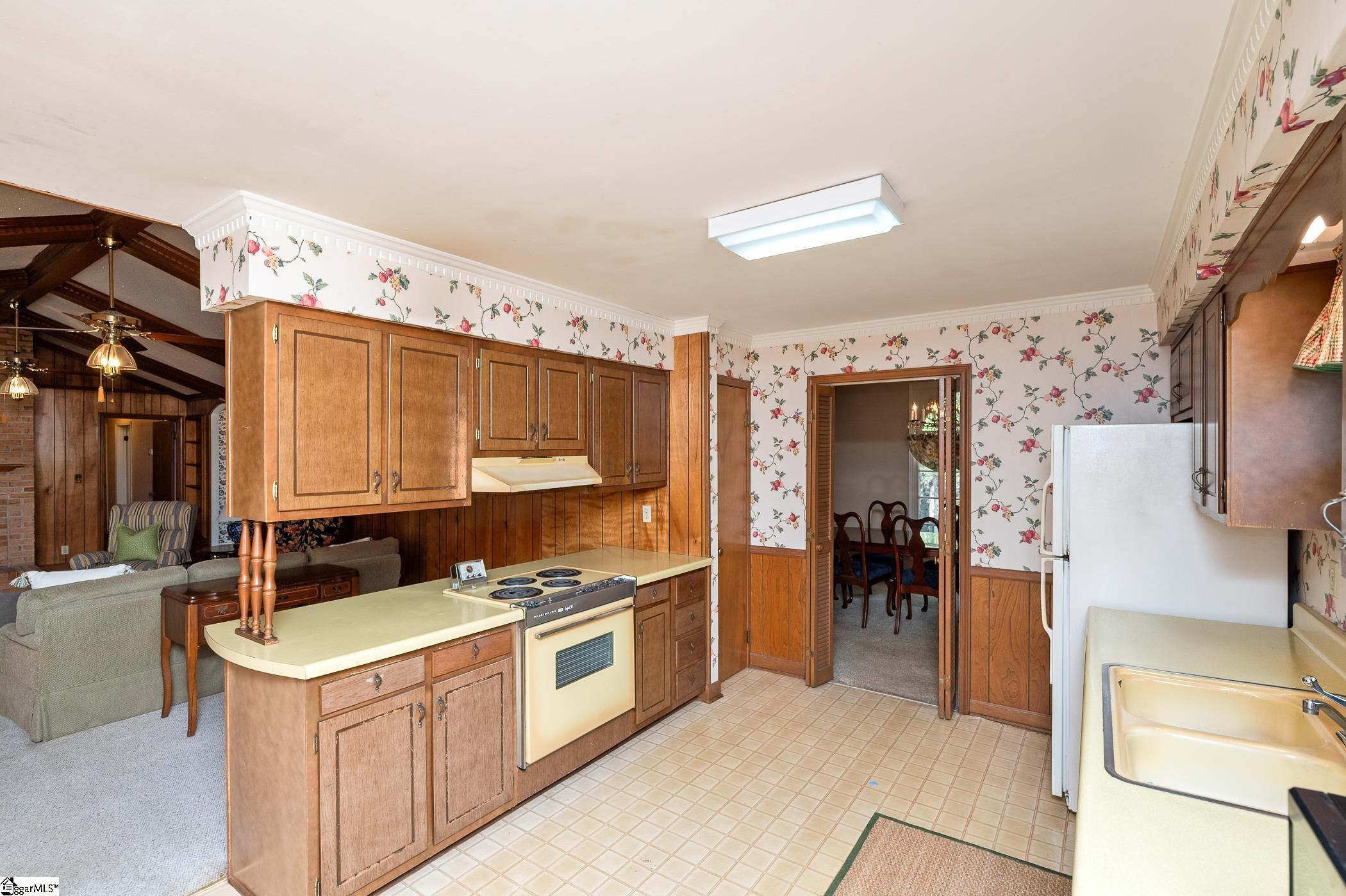 25 Country Club Drive Greer, SC 29651
