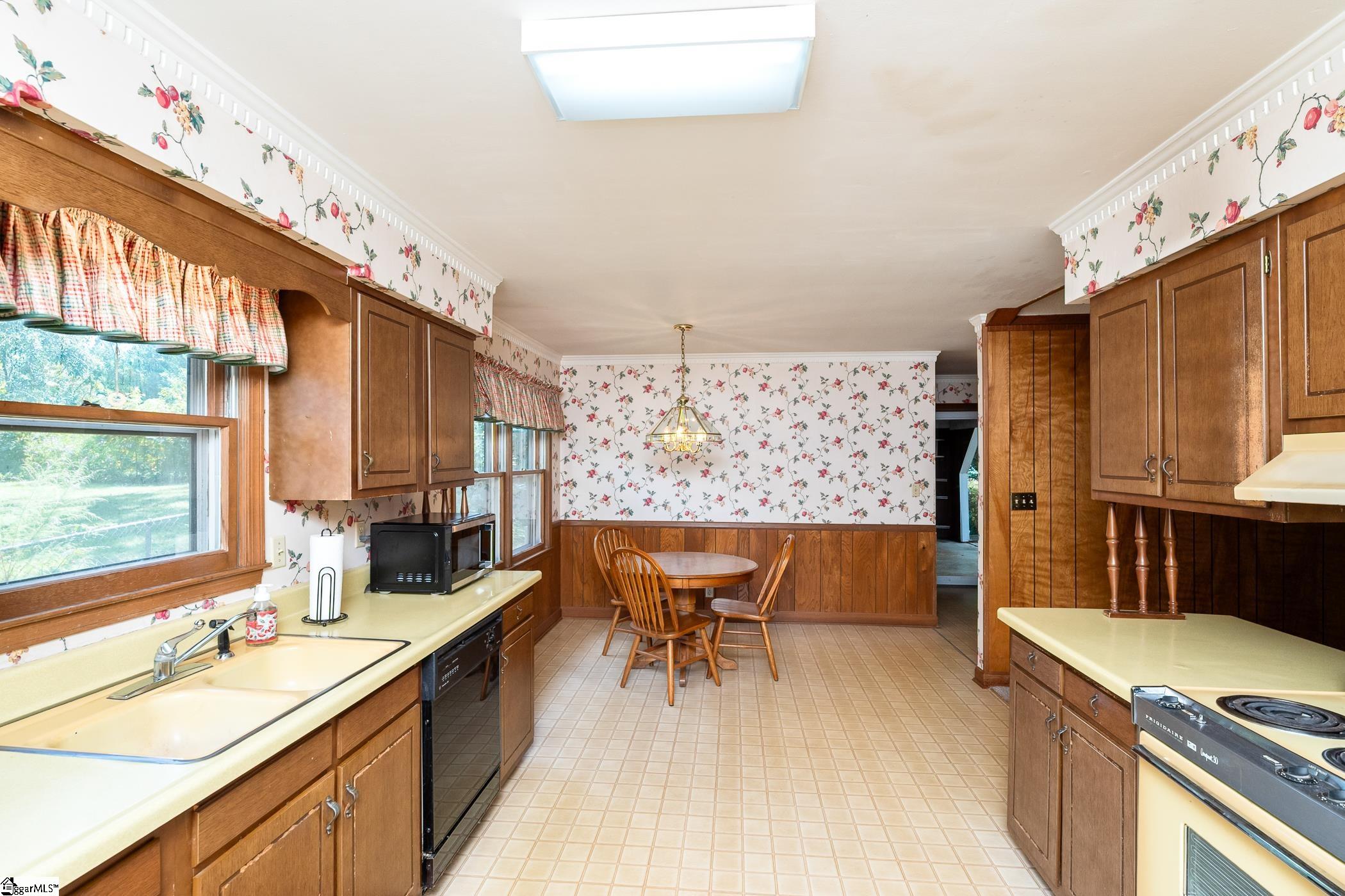 25 Country Club Drive Greer, SC 29651