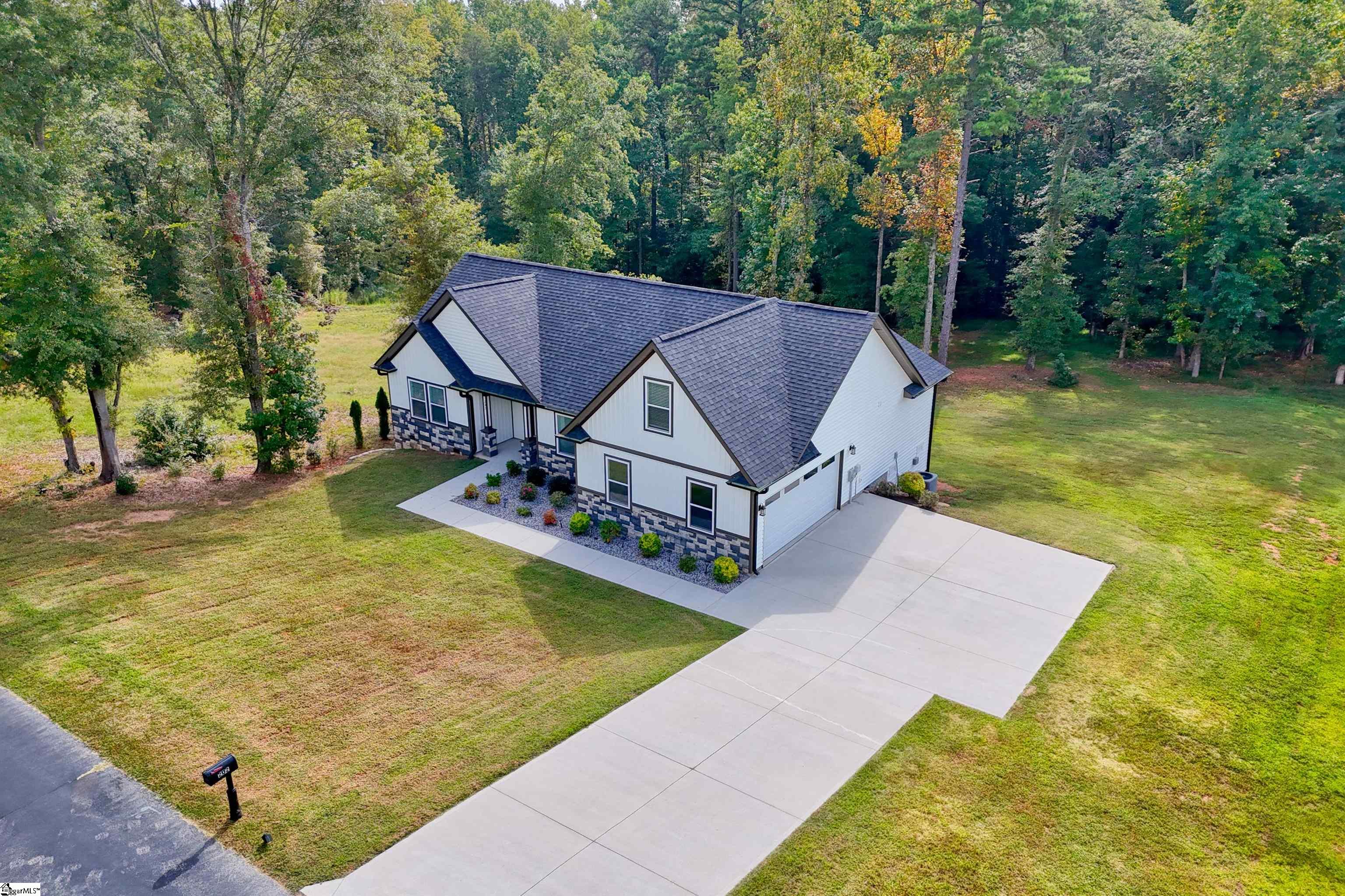 202 Eastberrys Creek Road Duncan, SC 29334