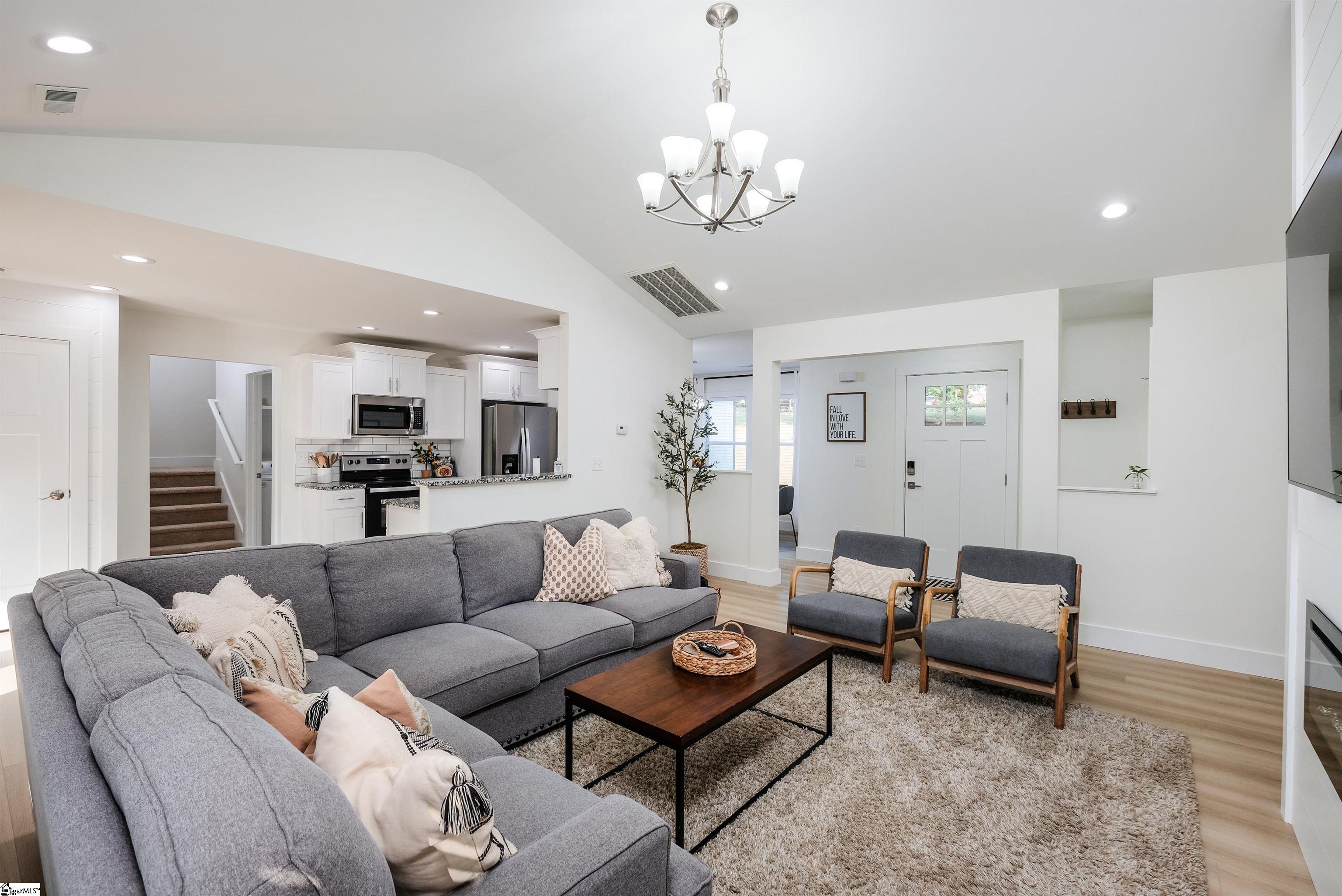 202 Eastberrys Creek Road Duncan, SC 29334