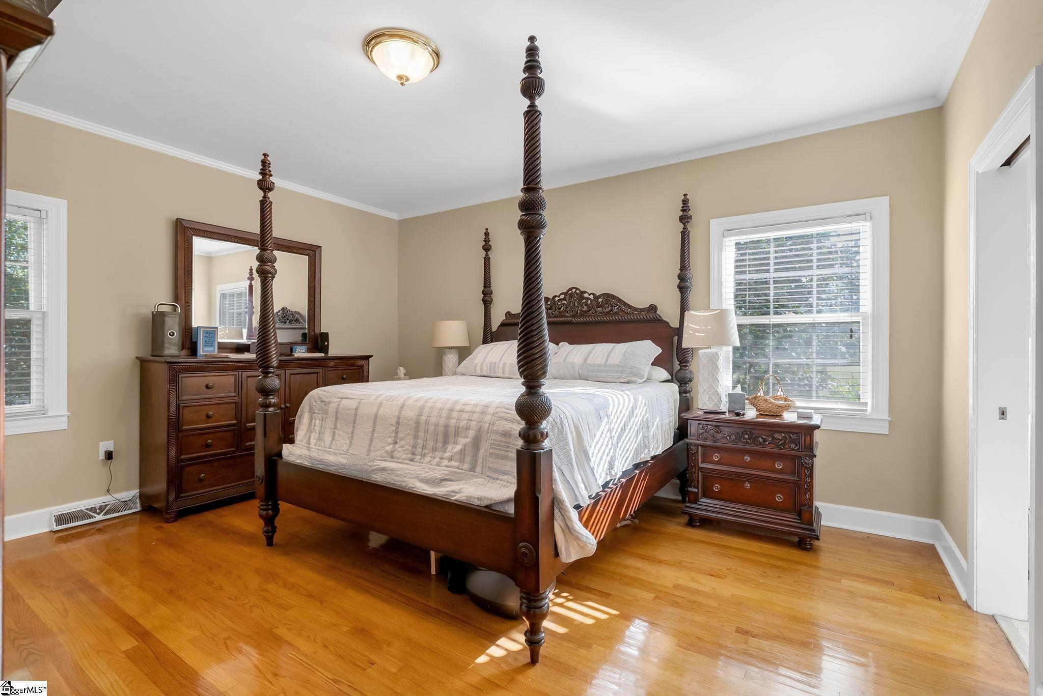 307 S. Broad Street Clinton, SC 29325