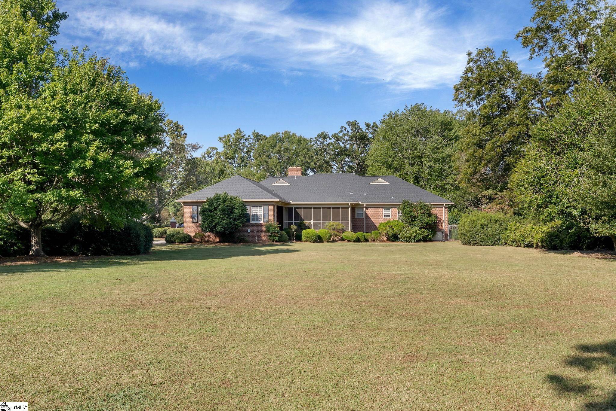 307 S. Broad Street Clinton, SC 29325