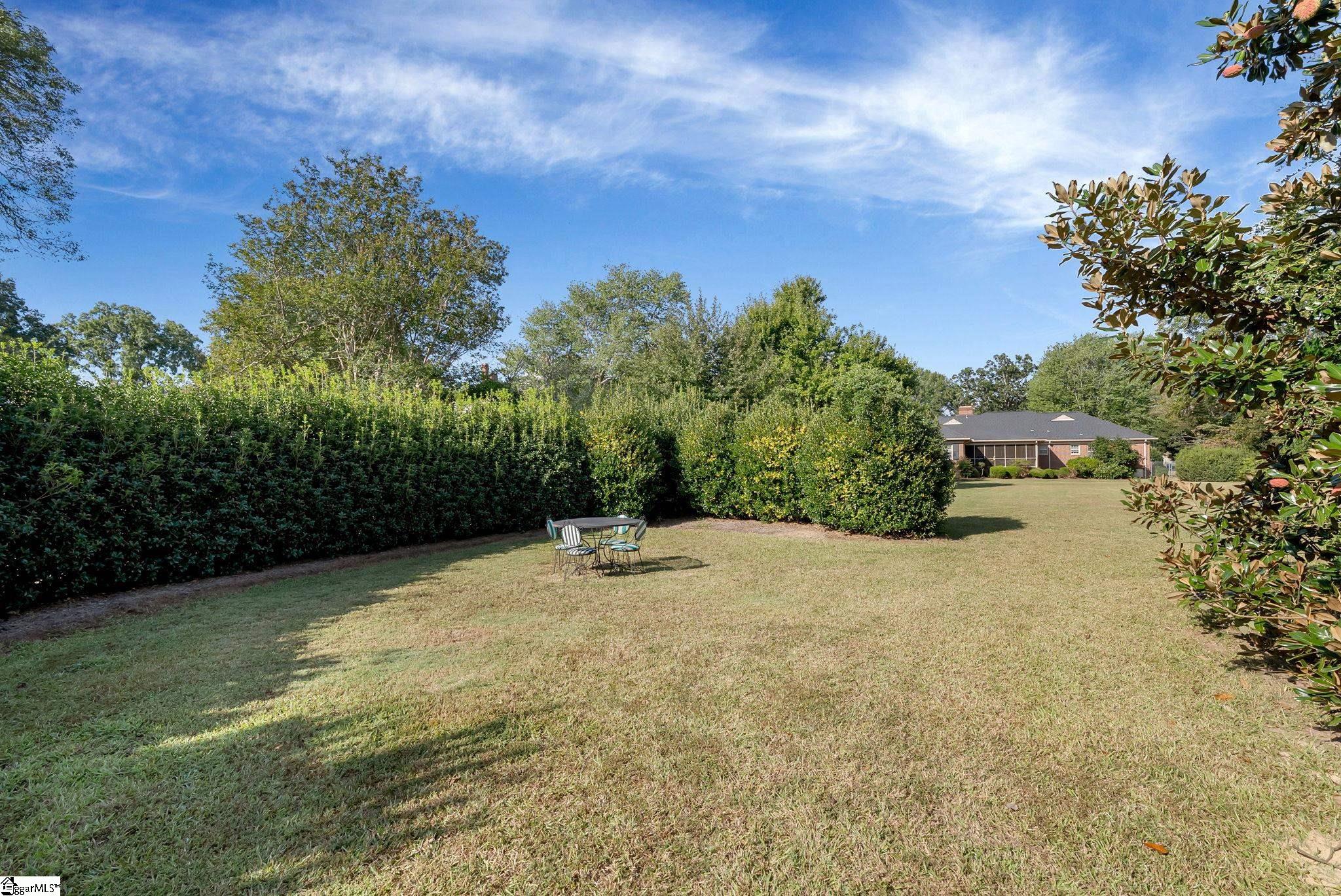 307 S. Broad Street Clinton, SC 29325