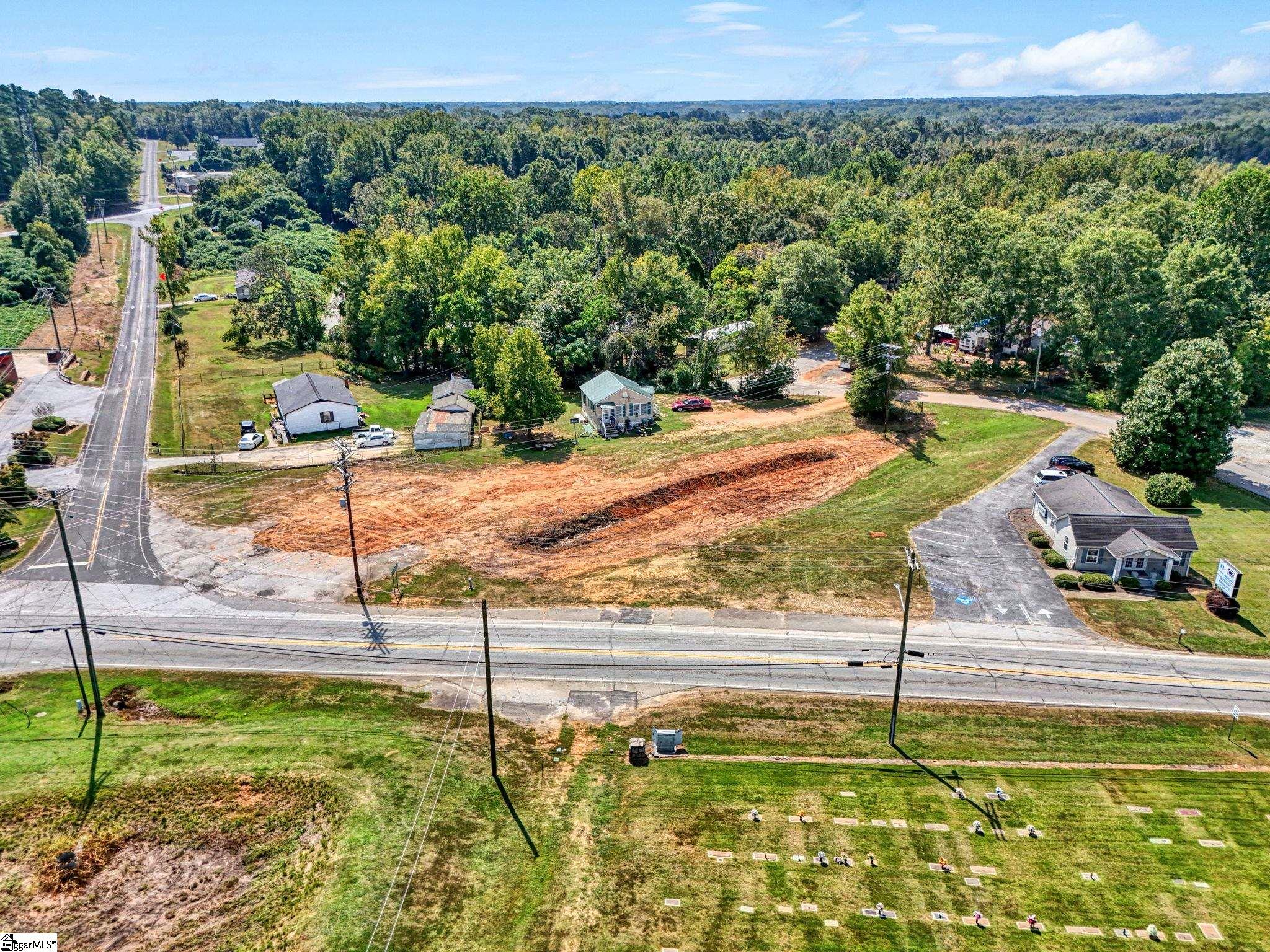 790 E Main Street Laurens, SC 29360