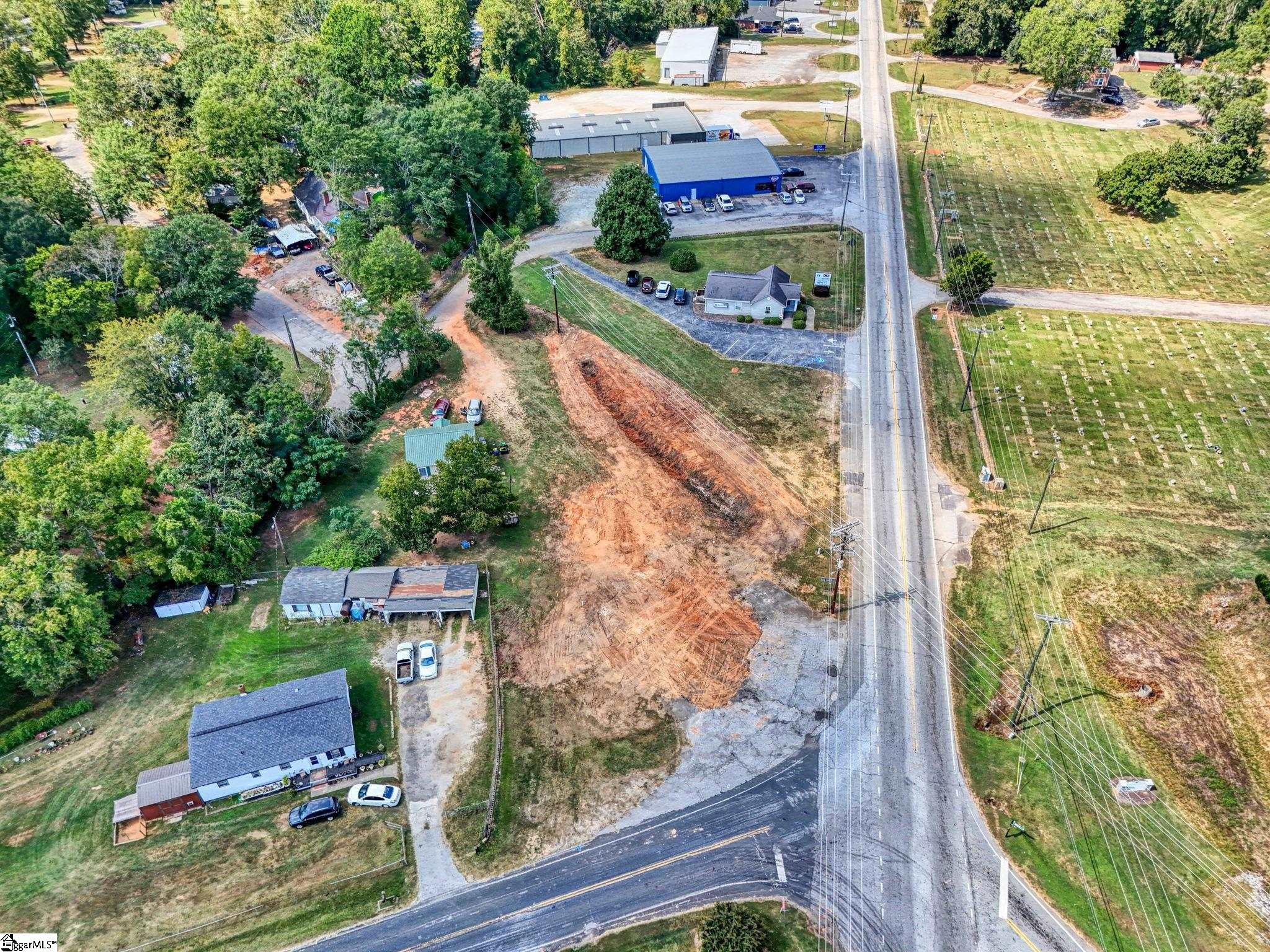 790 E Main Street Laurens, SC 29360